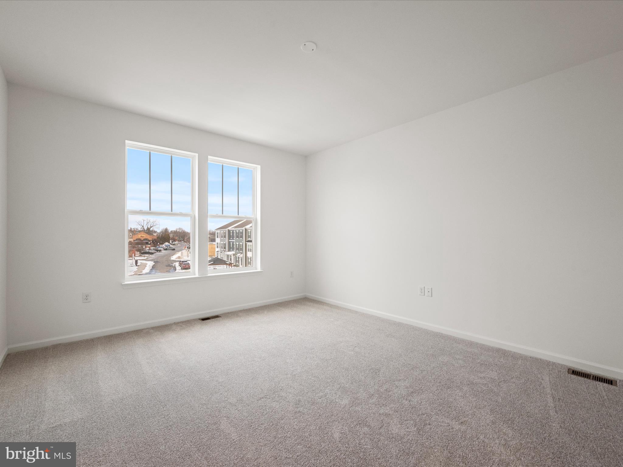 LOFTS AT CREEKSIDE - Residential Lease