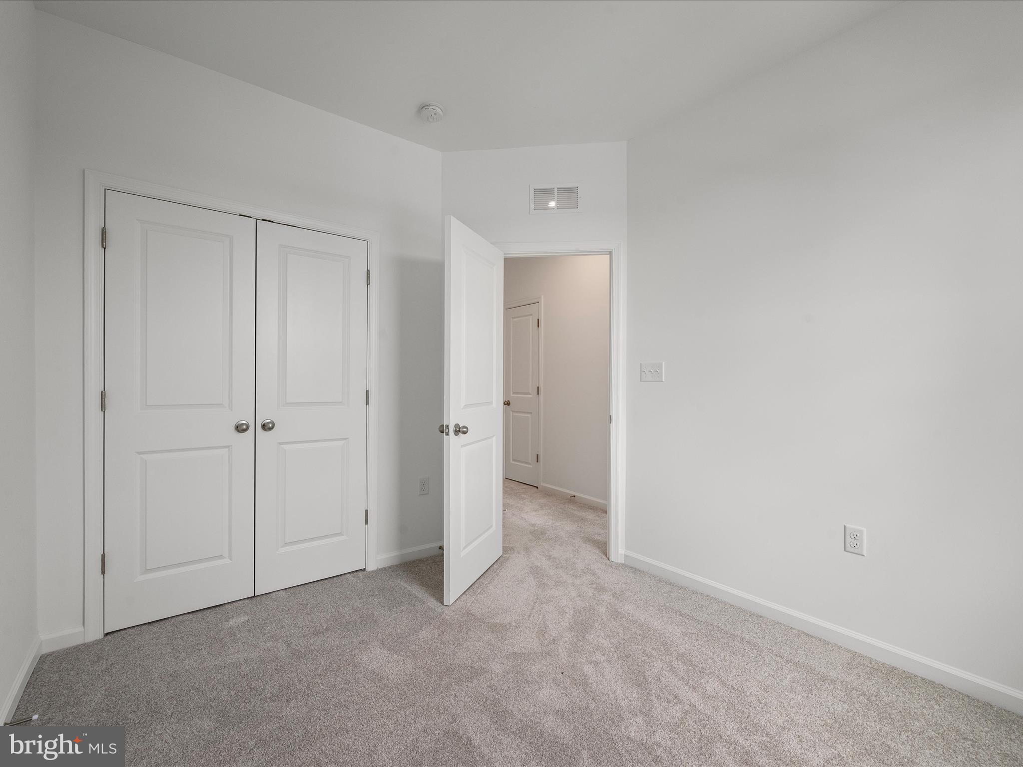 LOFTS AT CREEKSIDE - Residential Lease