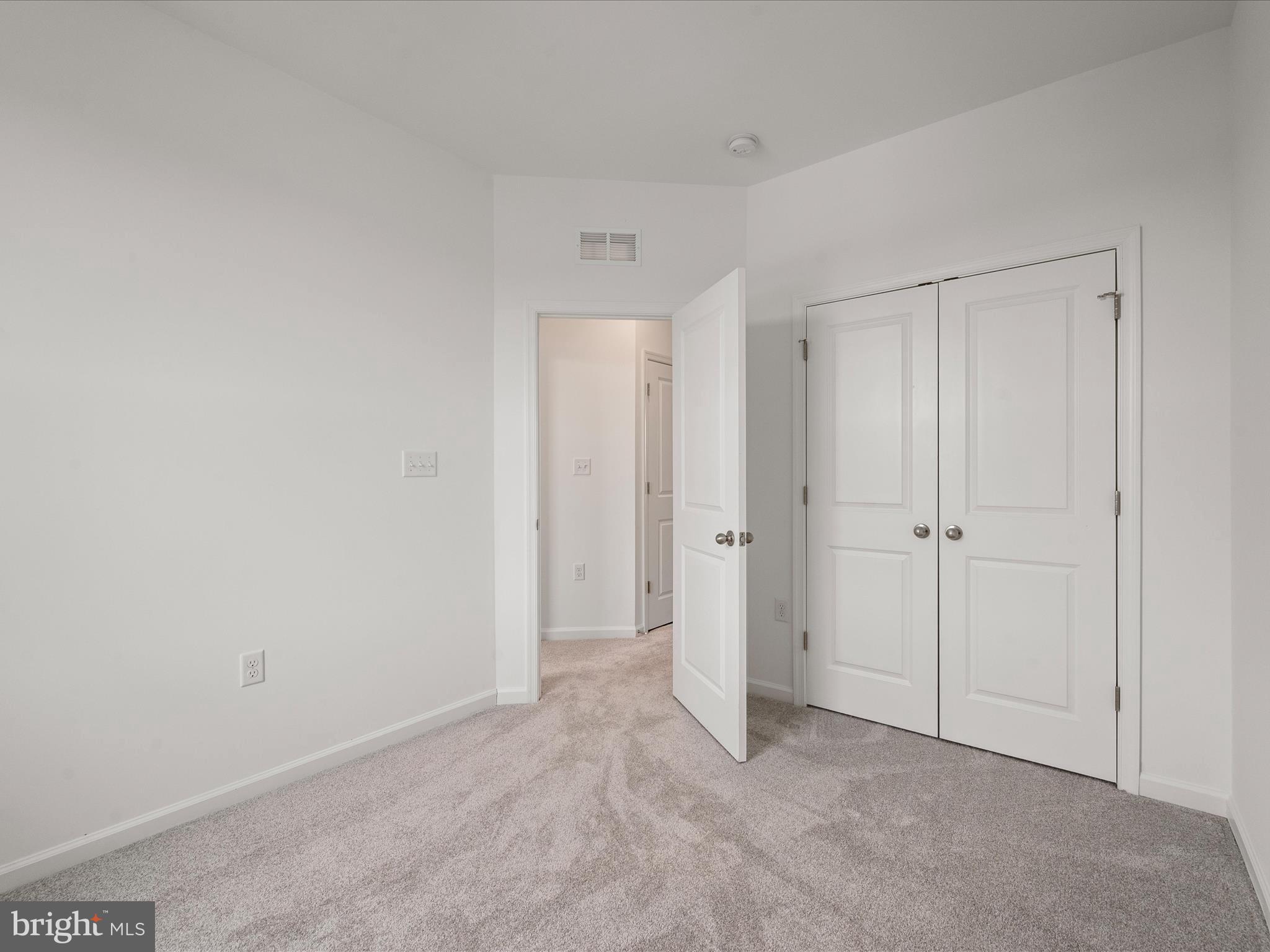 LOFTS AT CREEKSIDE - Residential Lease