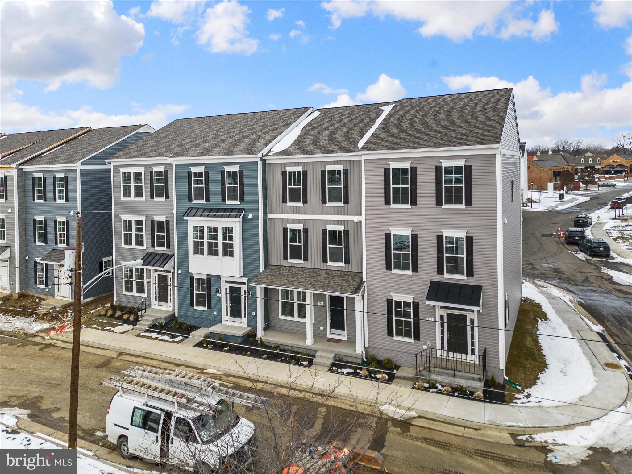 LOFTS AT CREEKSIDE - Residential Lease