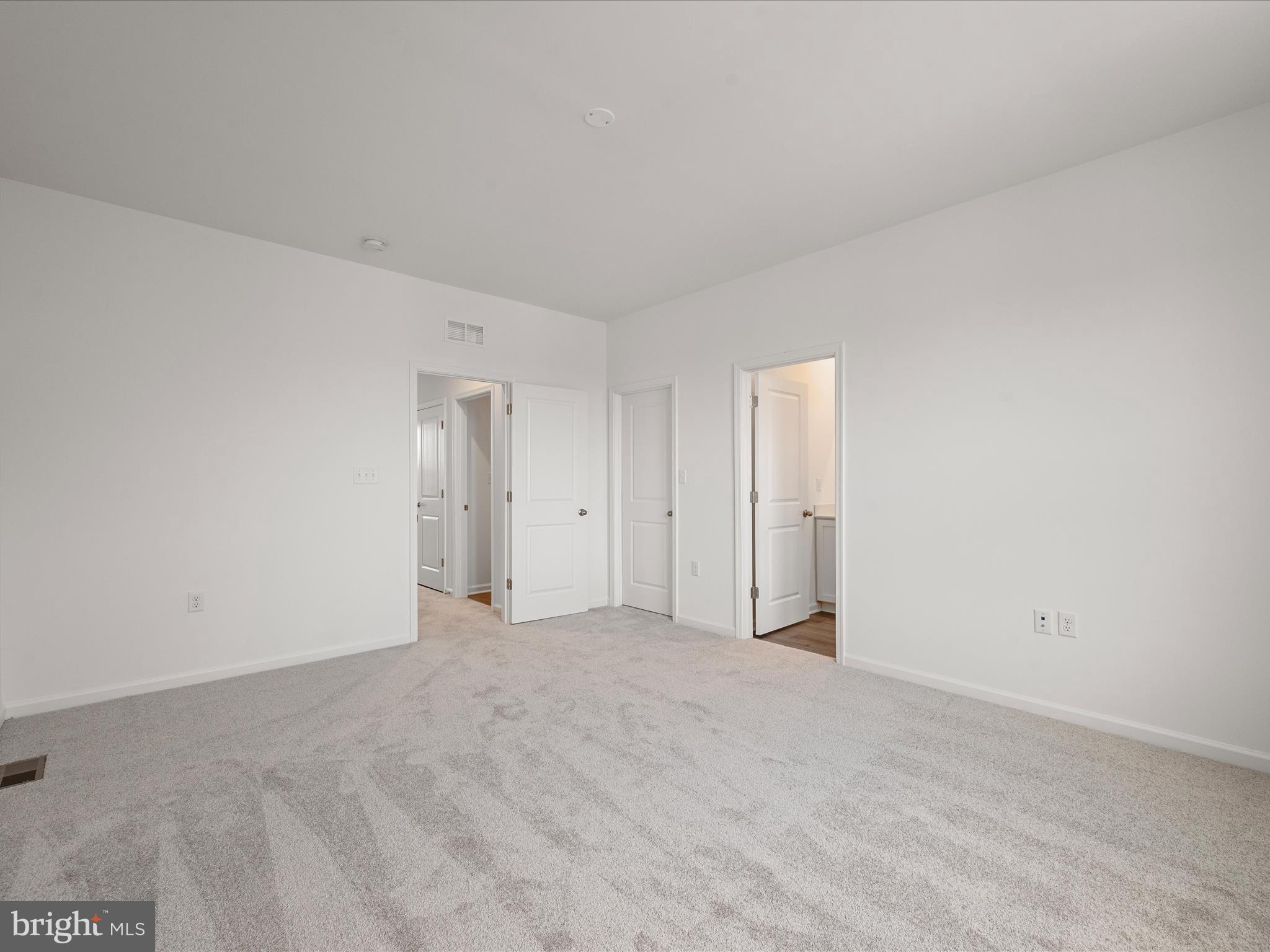 LOFTS AT CREEKSIDE - Residential Lease