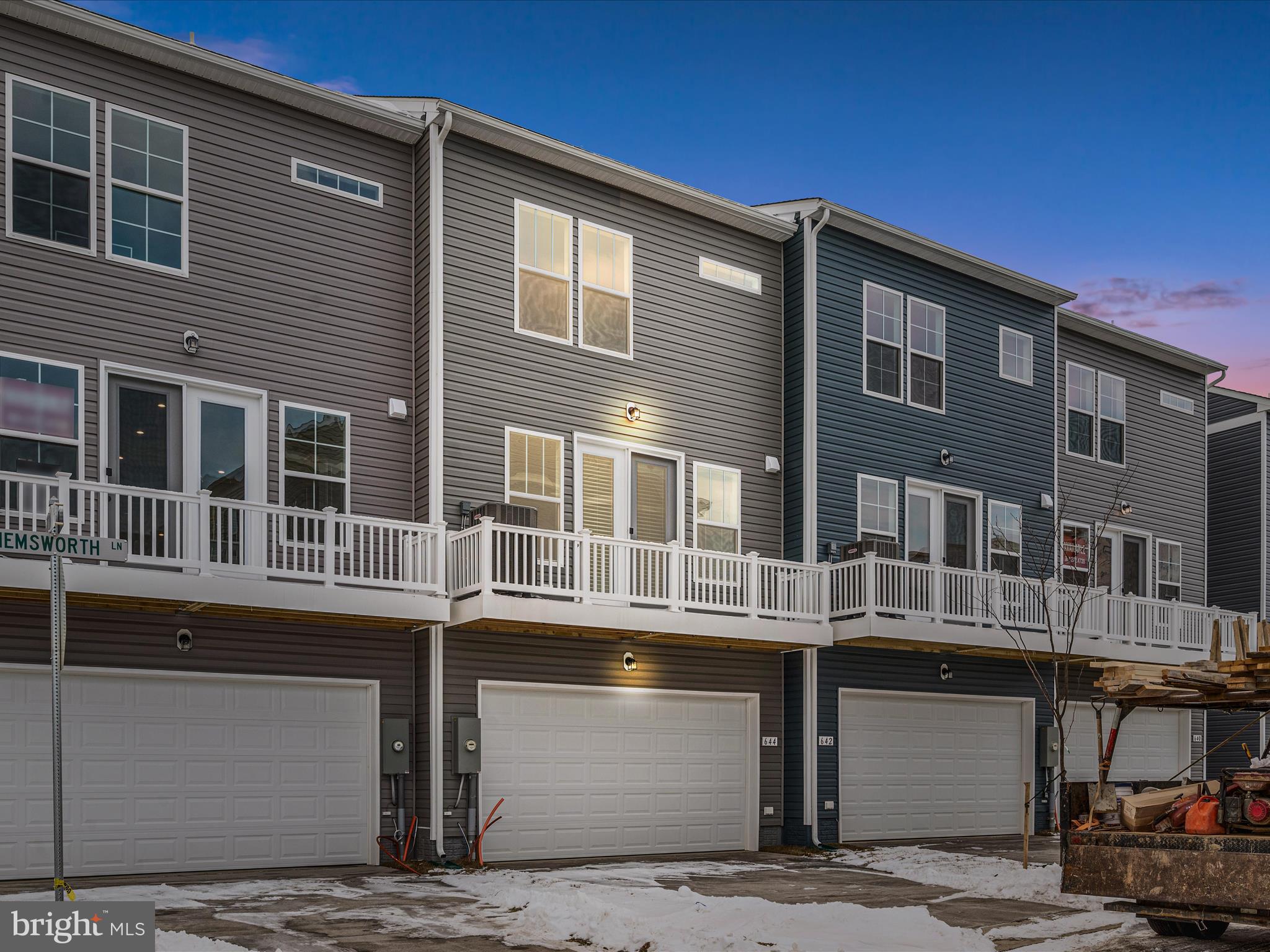 LOFTS AT CREEKSIDE - Residential Lease