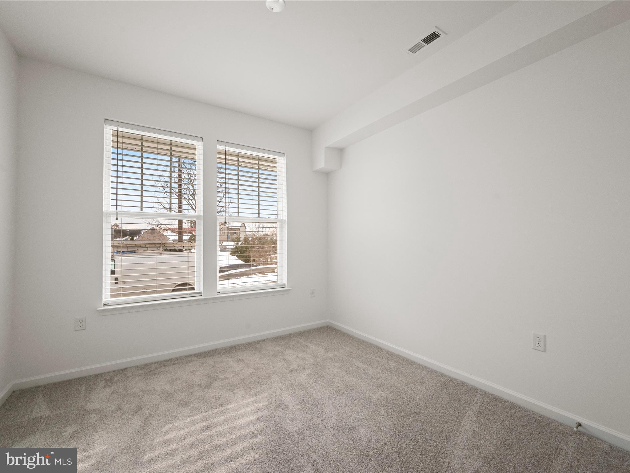 LOFTS AT CREEKSIDE - Residential Lease