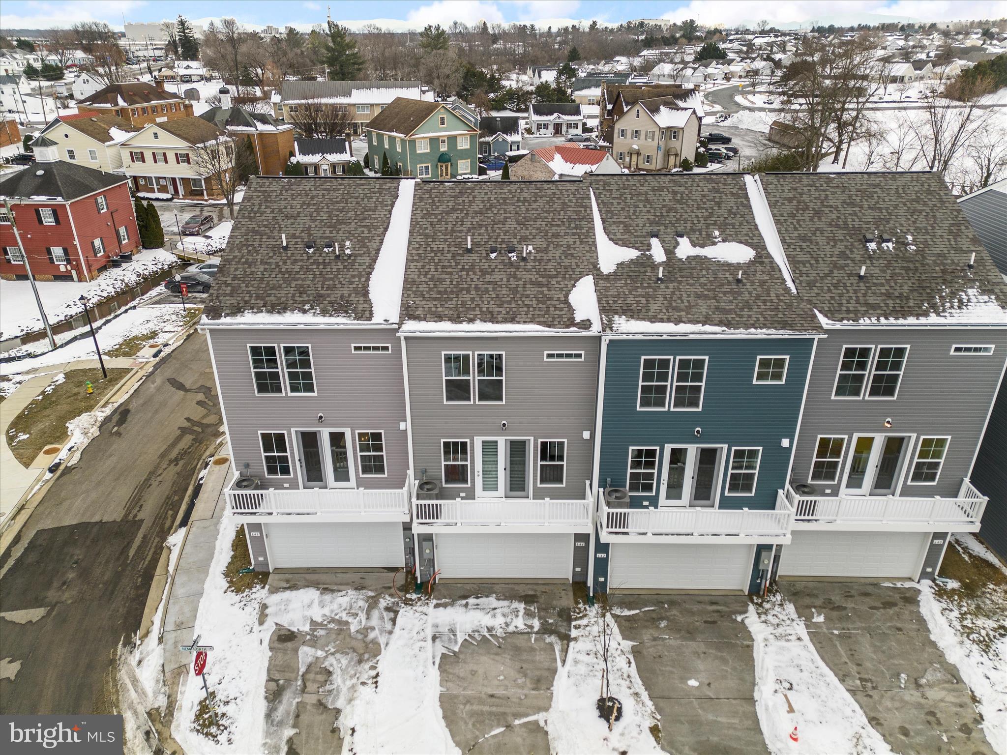 LOFTS AT CREEKSIDE - Residential Lease