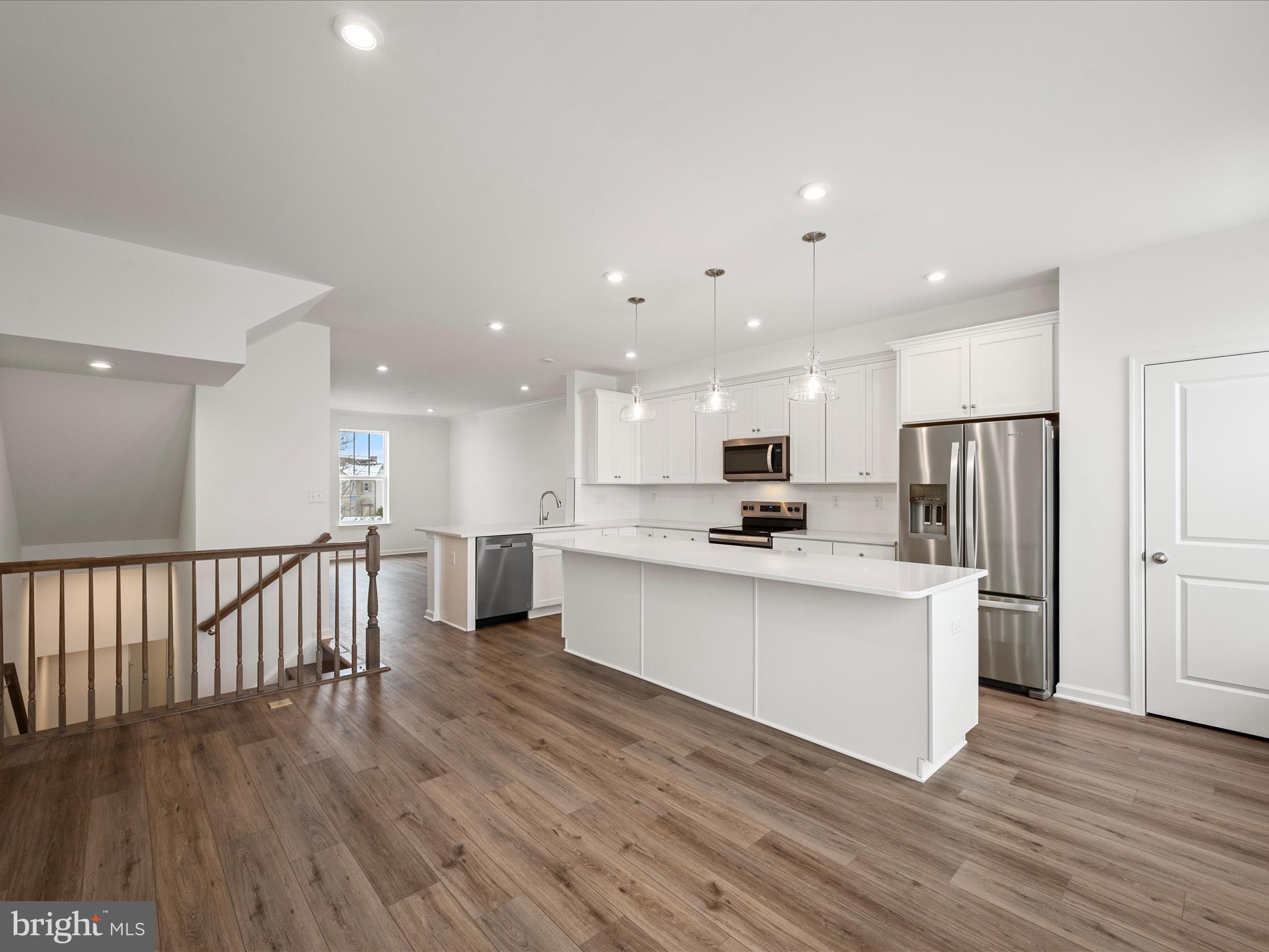 LOFTS AT CREEKSIDE - Residential Lease