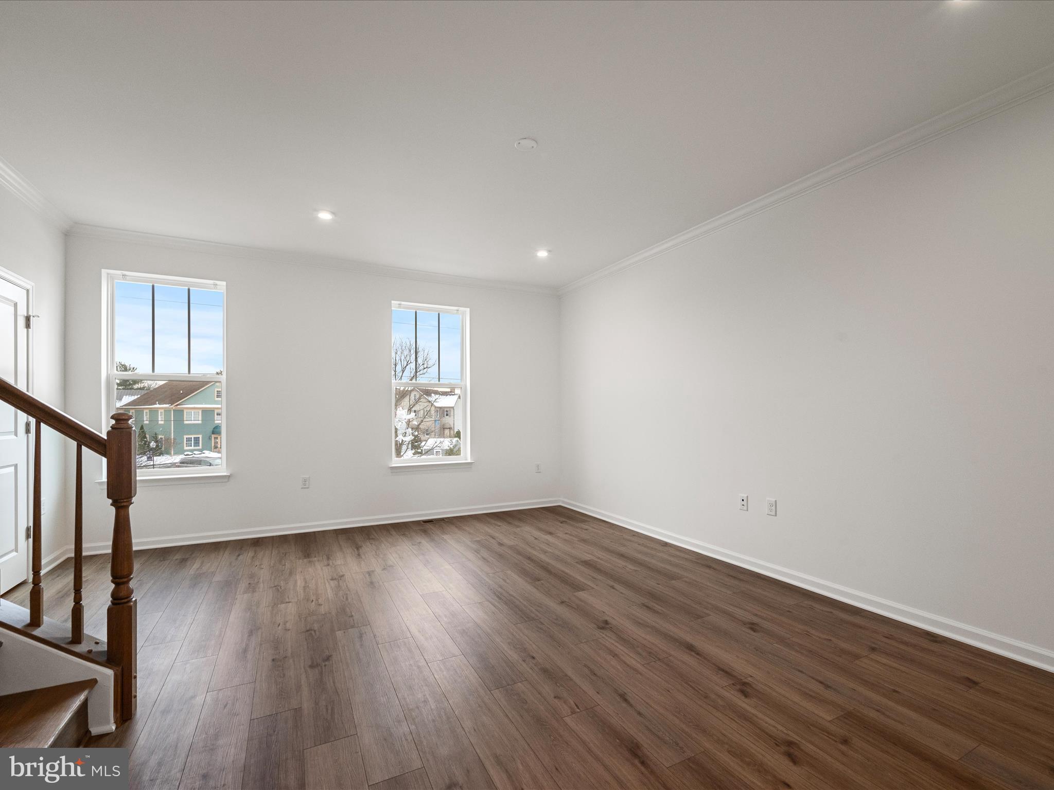 LOFTS AT CREEKSIDE - Residential Lease