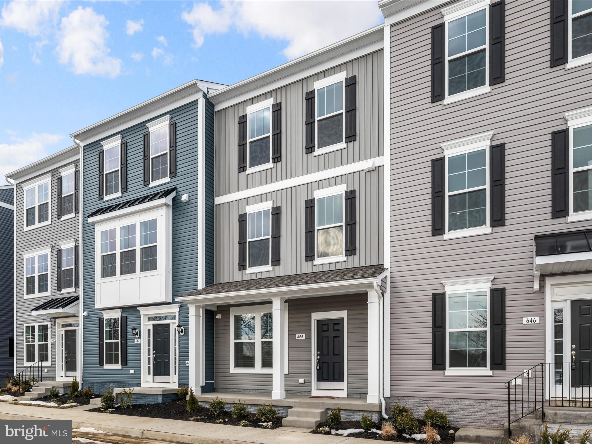 LOFTS AT CREEKSIDE - Residential Lease