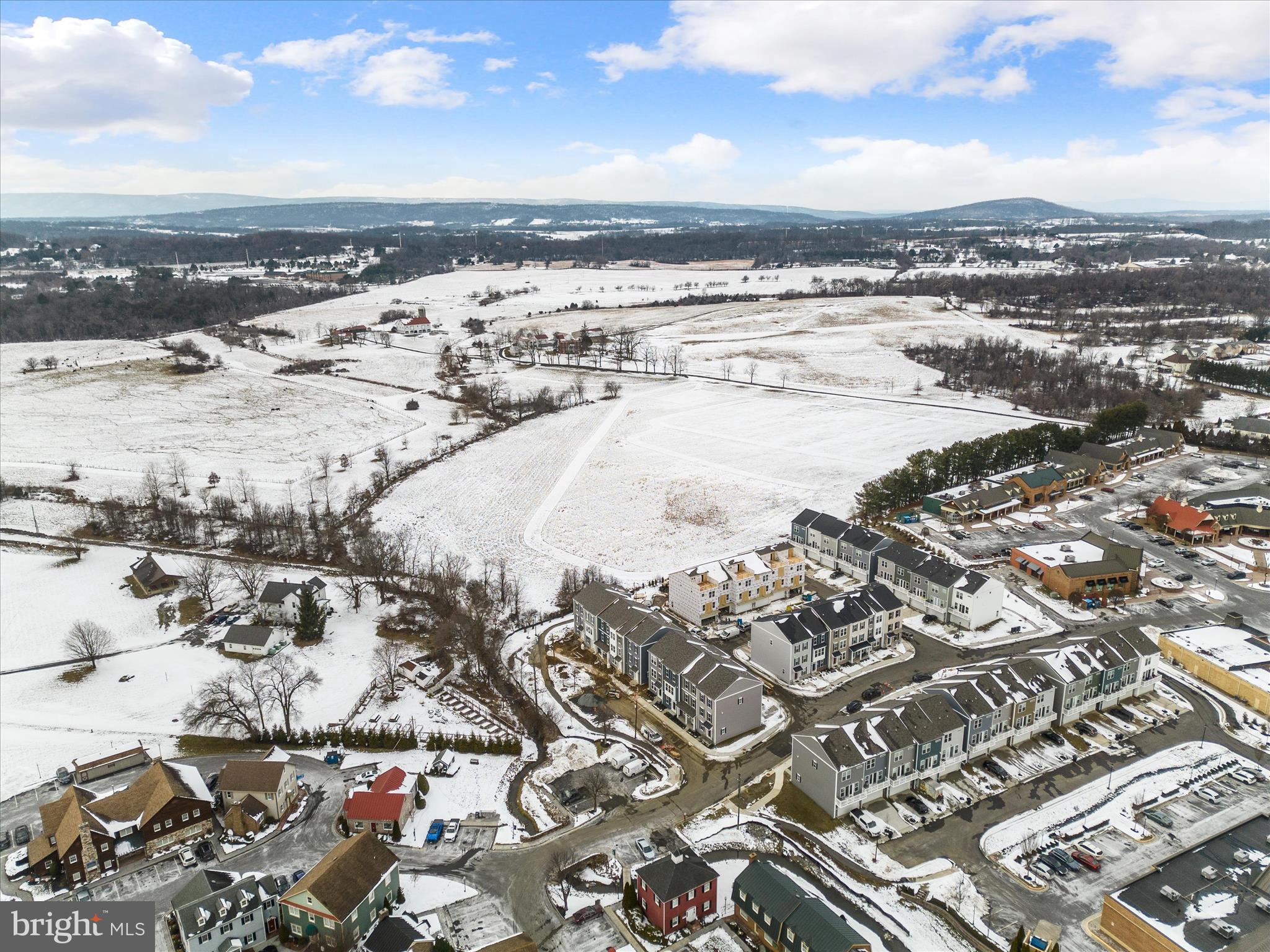 LOFTS AT CREEKSIDE - Residential Lease