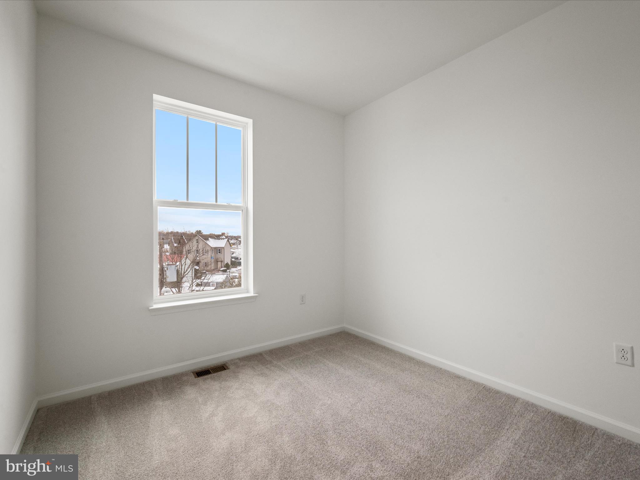 LOFTS AT CREEKSIDE - Residential Lease