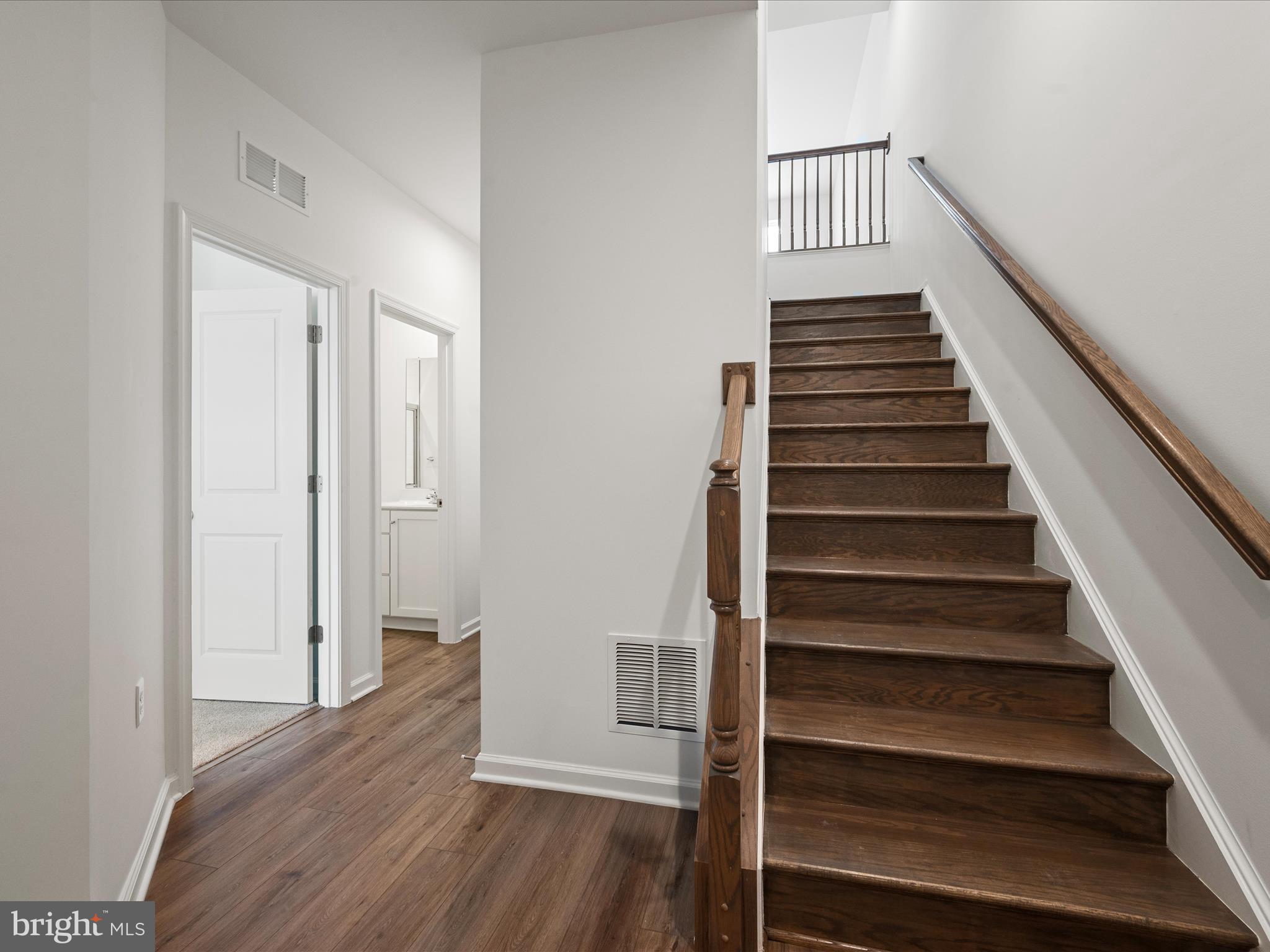 LOFTS AT CREEKSIDE - Residential Lease