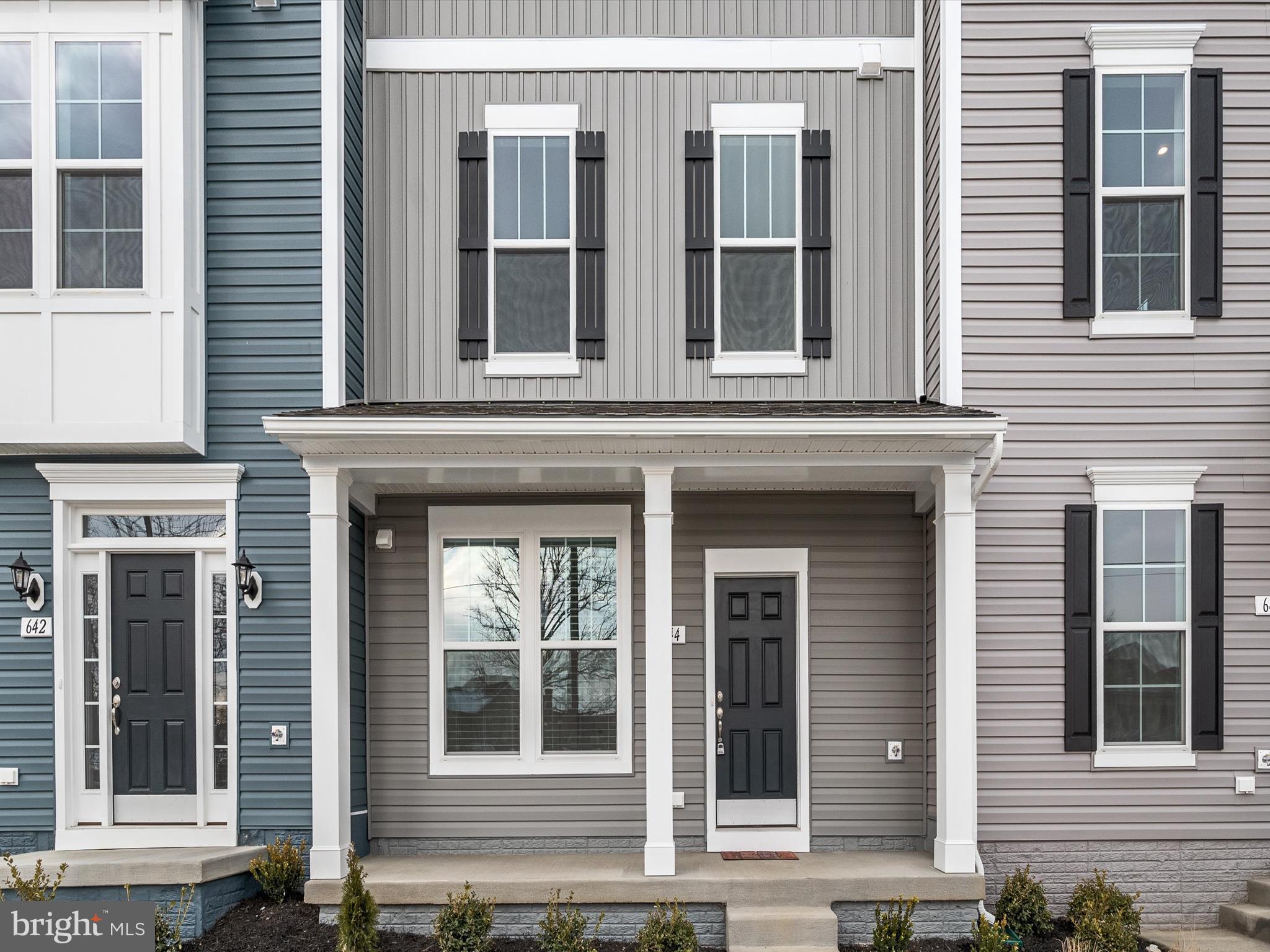 LOFTS AT CREEKSIDE - Residential Lease