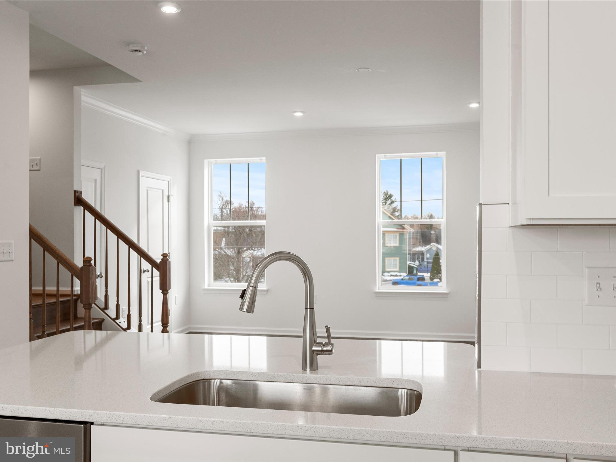 LOFTS AT CREEKSIDE - Residential Lease