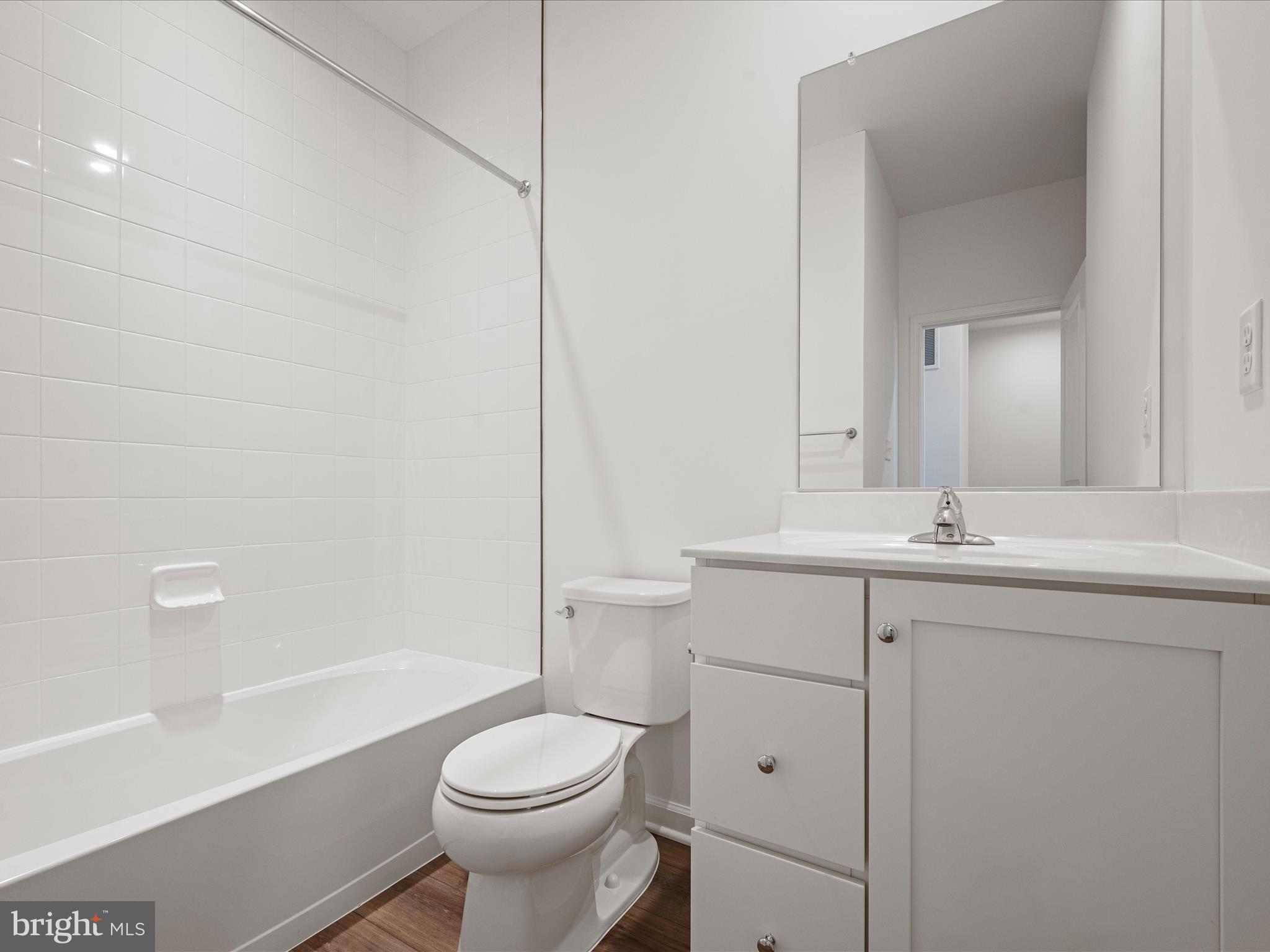 LOFTS AT CREEKSIDE - Residential Lease