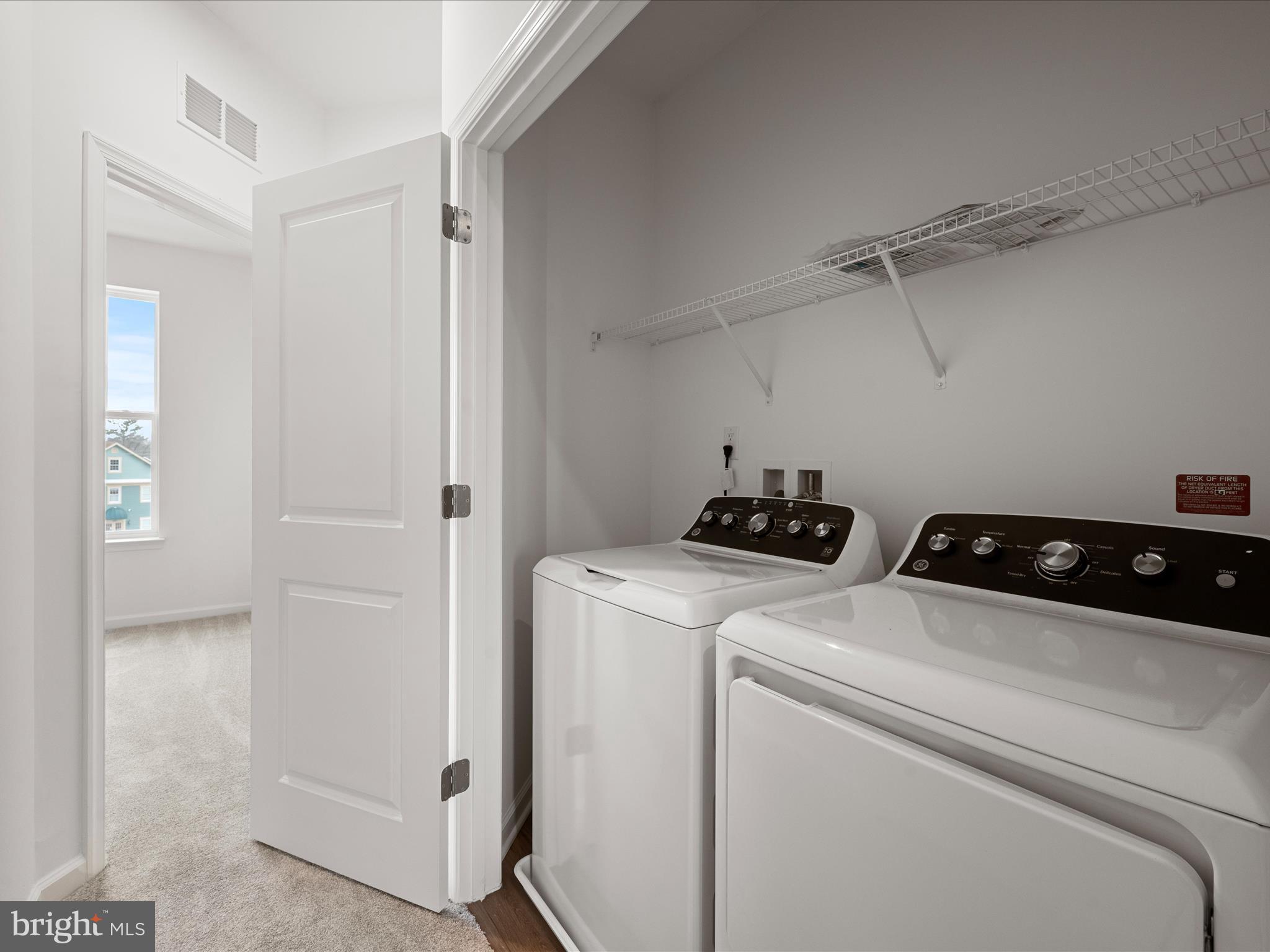 LOFTS AT CREEKSIDE - Residential Lease