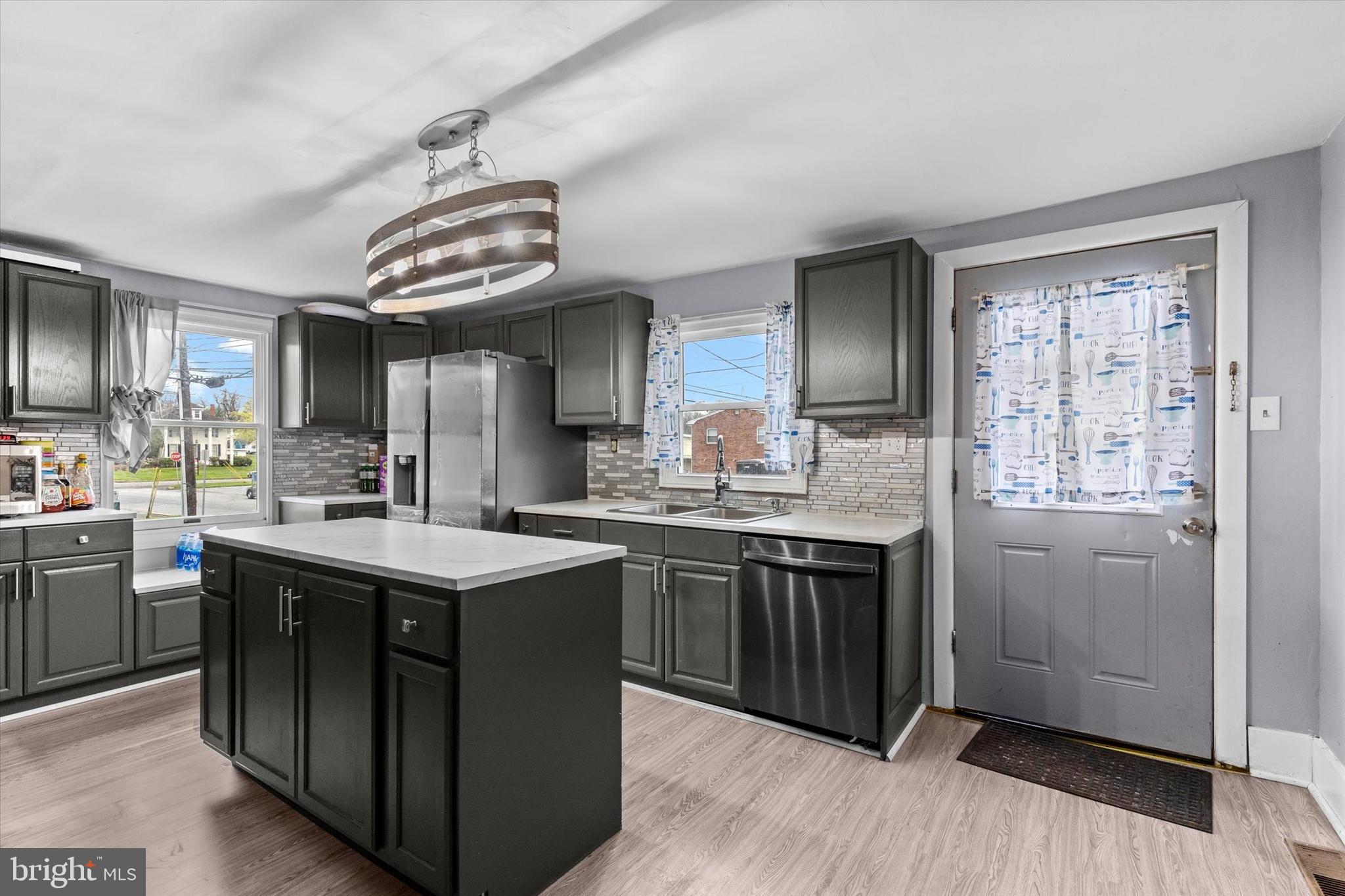 LAWNTON - Residential