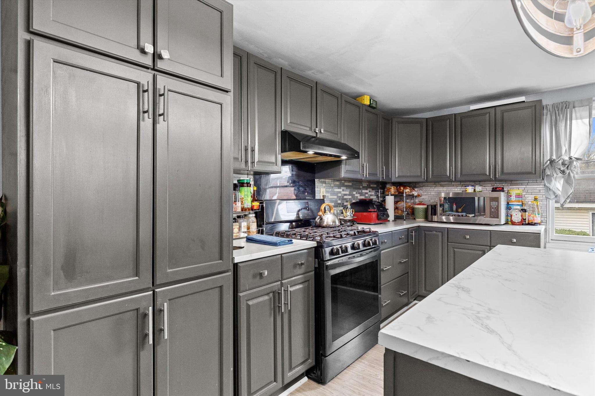 LAWNTON - Residential