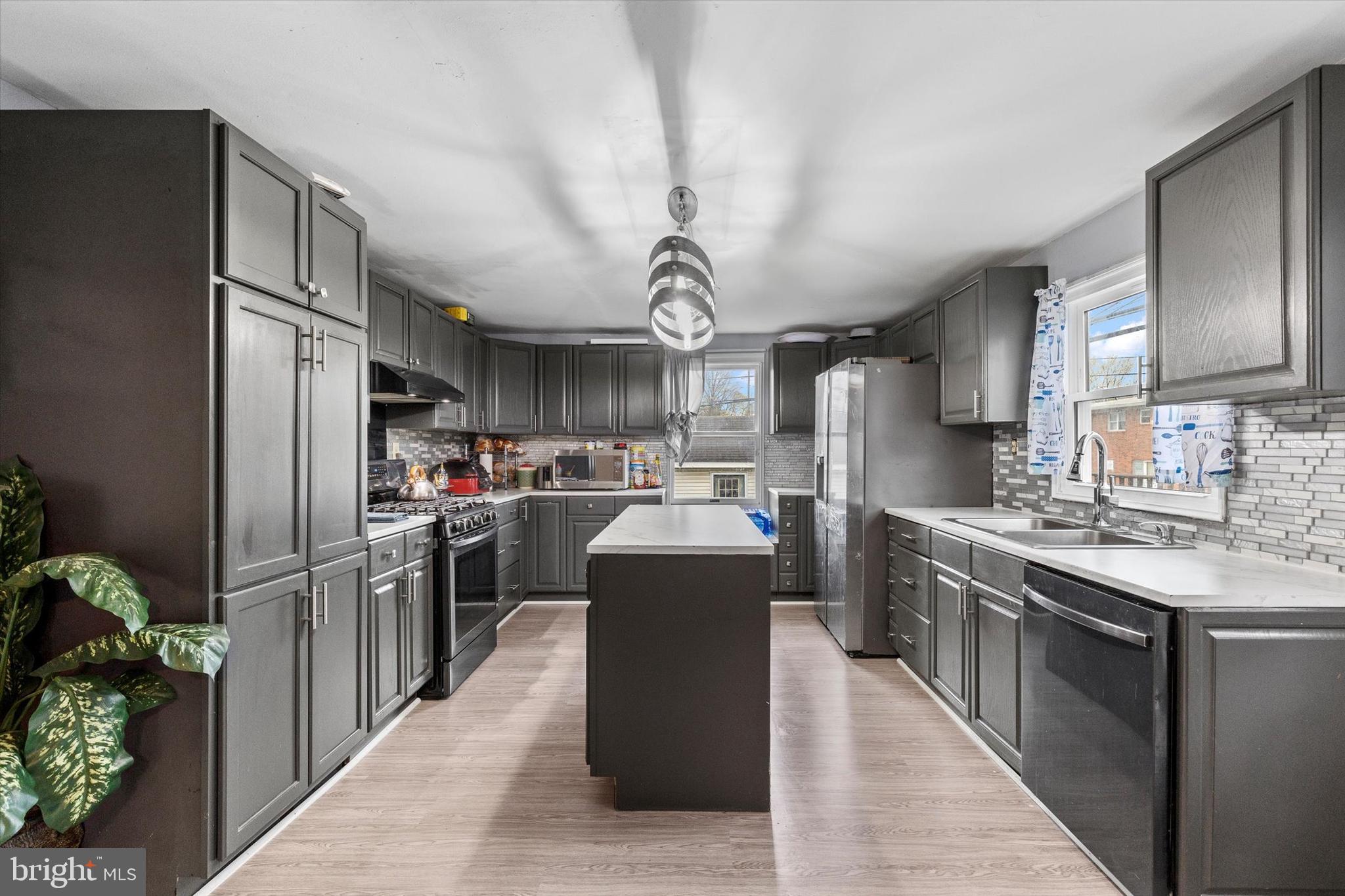 LAWNTON - Residential