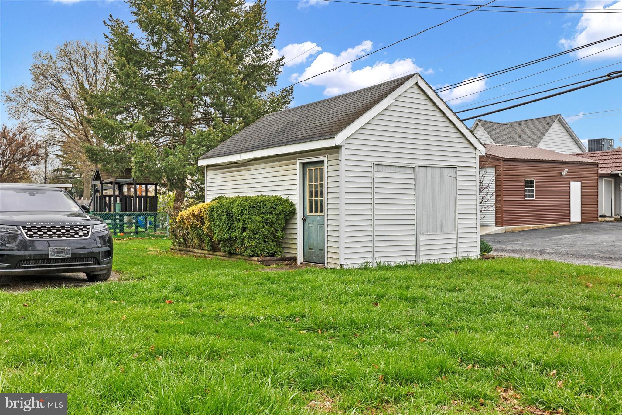 LAWNTON - Residential