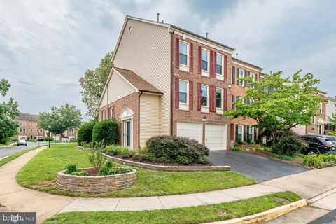 Photo of 6545 River Tweed Lane, ALEXANDRIA, VA 22312 (MLS # VAFX2330504)