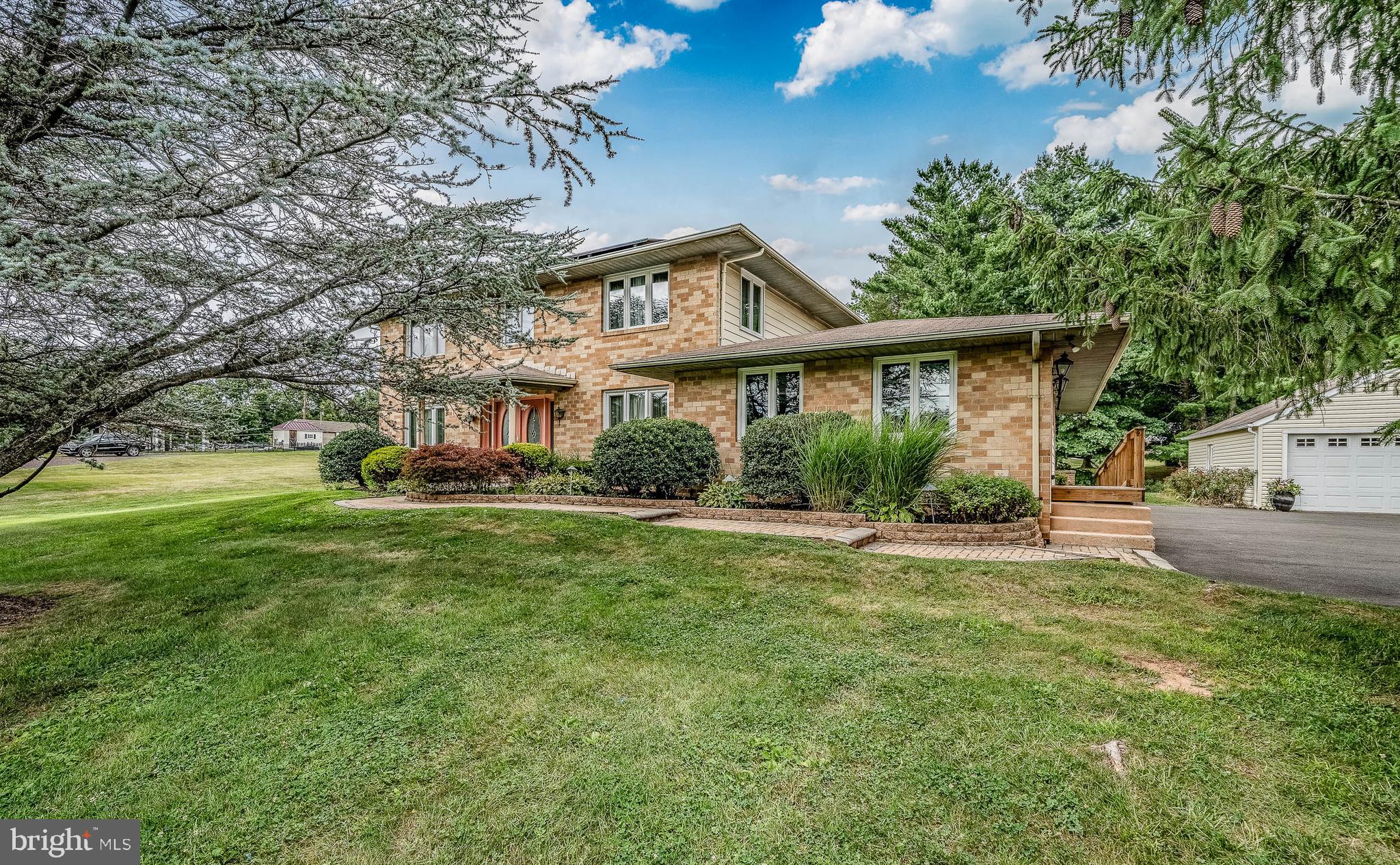 1381 SUMNEYTOWN PIKE