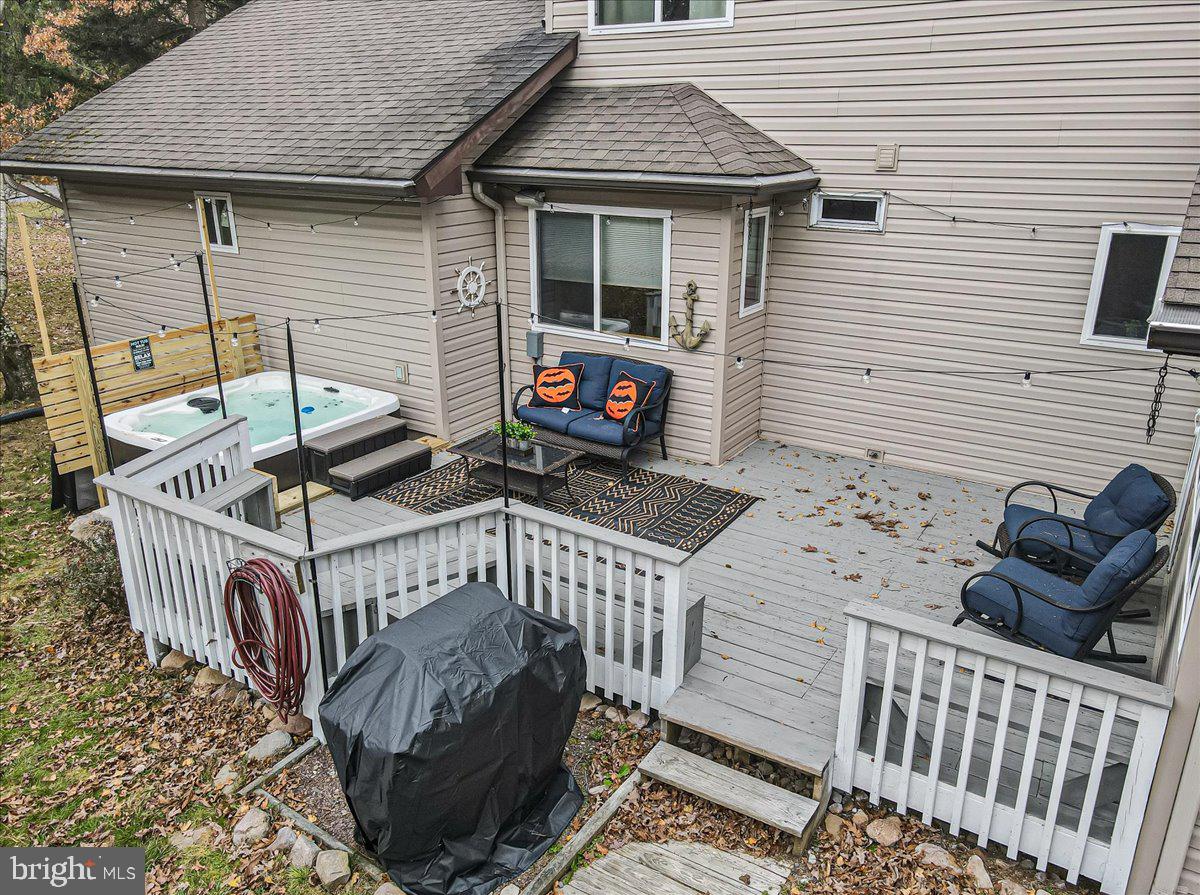 TOWAMENSING TRAILS - Residential