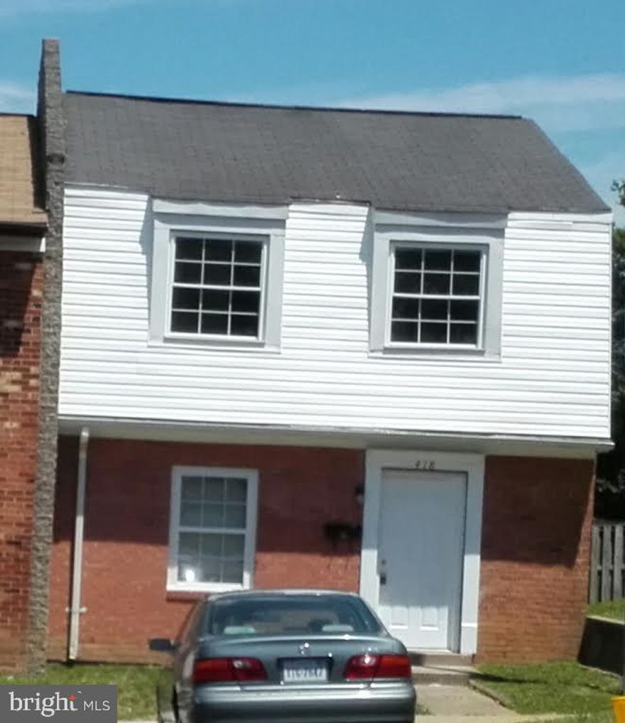 About this home:
Handyman and investor special!  Rarely available 3-bedroom townhome at this price these days. Needs substantial renovation, but it provides great potential to build your equity value. Don't miss the opportunity to grab it quickly, as the owner is likely to change mind and renovate it by himself and then sell for a regular price.  Please contact owner directly for showing and offering.