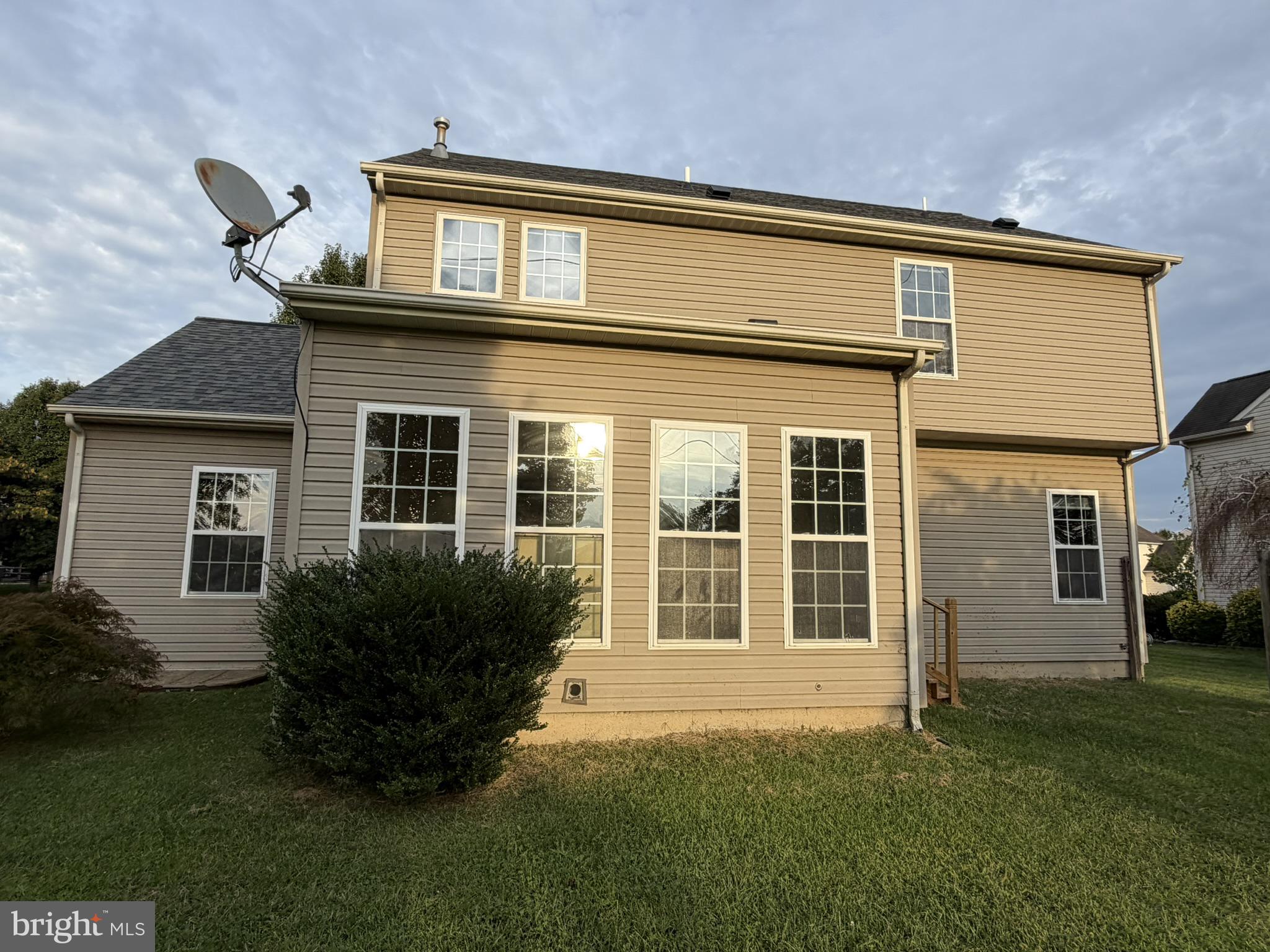 210 ABERDEEN WAY