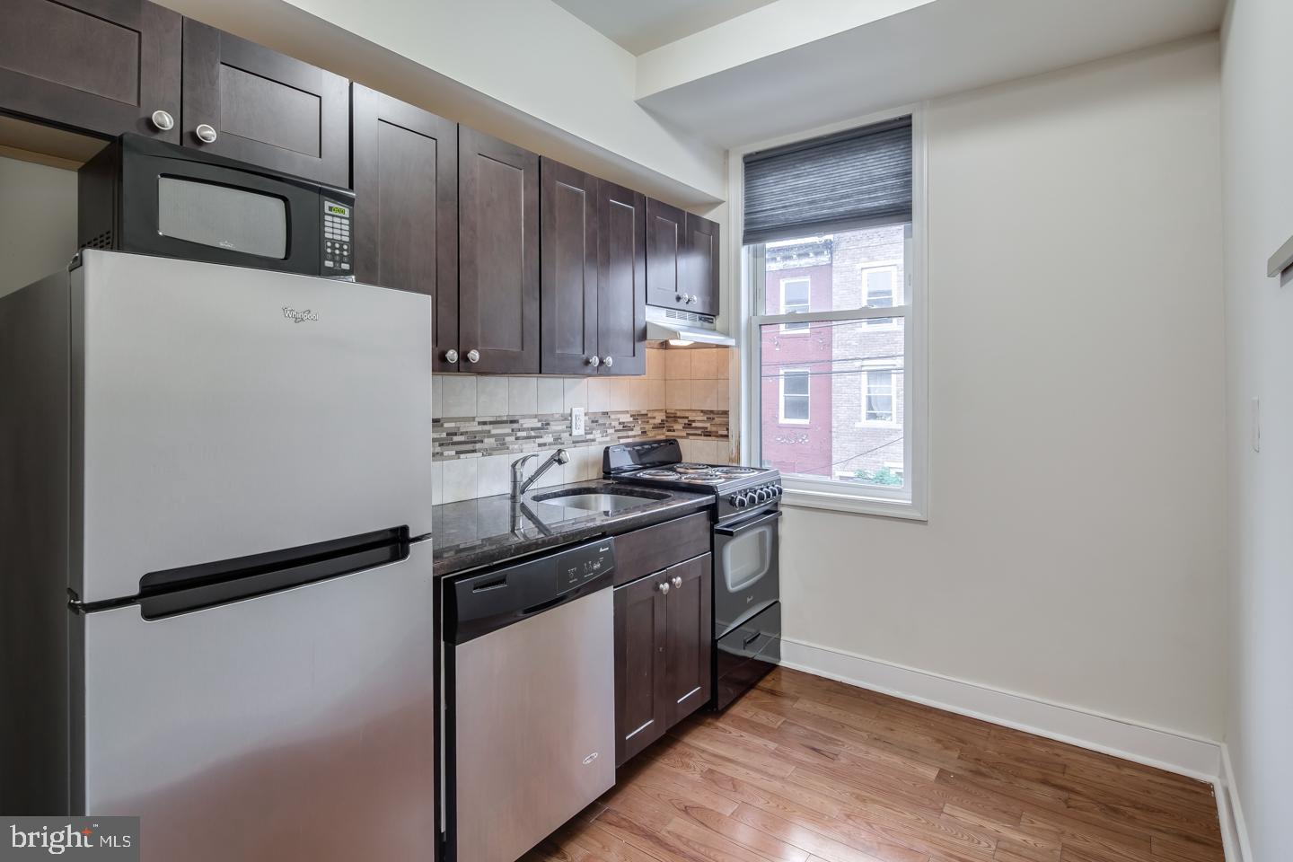 *Available 7/1/22*
Beautiful 1 bedroom, 1 bathroom residence in a lovingly renovated apartment building on the corner of Point Breeze Ave and Federal Street! You’ll be steps away from such attractions as On Point Bistro, OCF Coffee House, Tuck Barre & Yoga, Burg’s Hideaway Lounge and more! You’ll enjoy updated appliances including a stainless steel electric range, dishwasher and refrigerator, as well as granite counter tops, modern back splash and garbage disposal. Other features include a balcony off of the bedroom, hardwood floors throughout, central air/heat, lots of natural sunlight and shared coin operated laundry on the main floor.
*Sorry, no pets