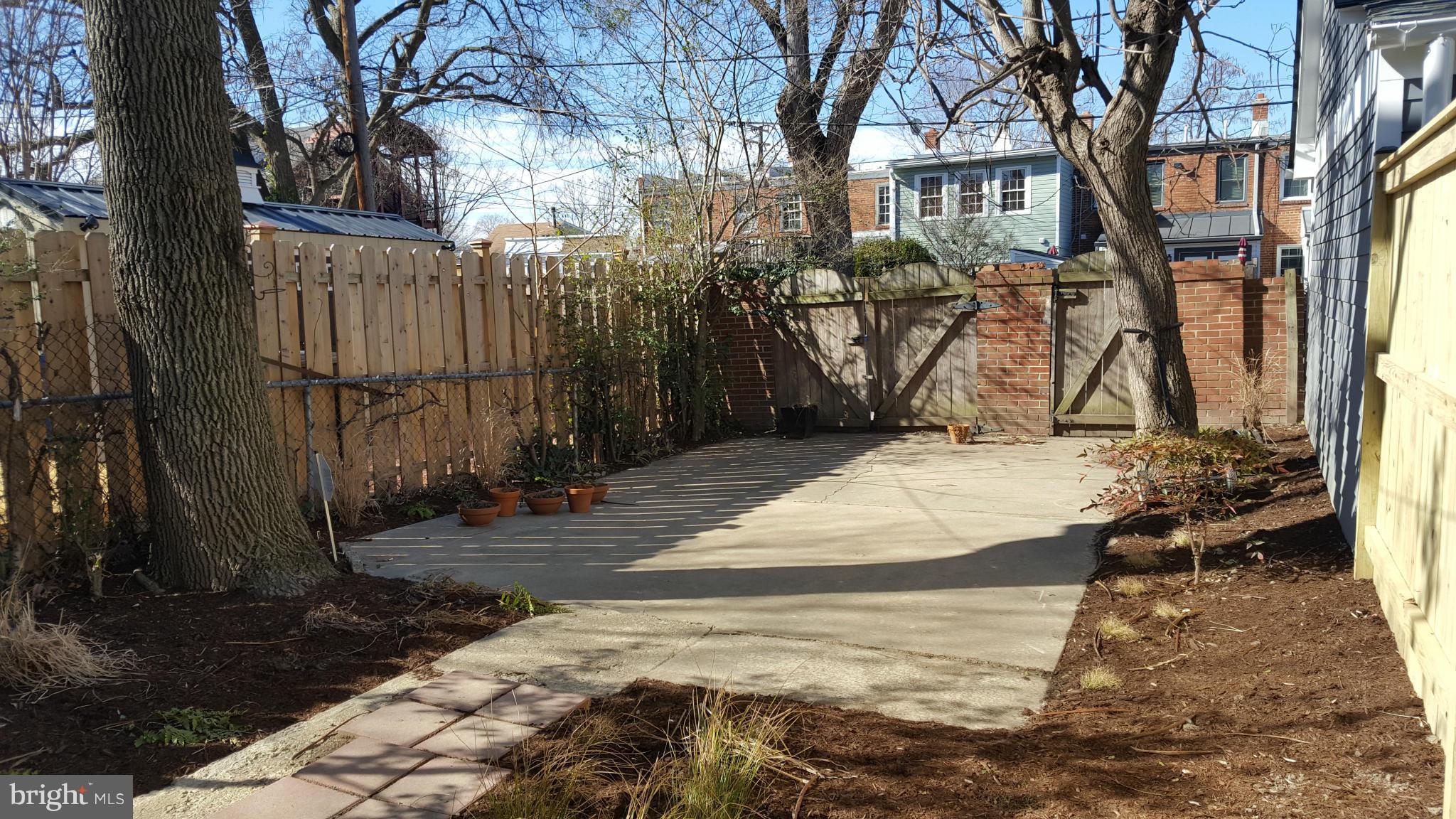 OLD TOWN - Residential Lease