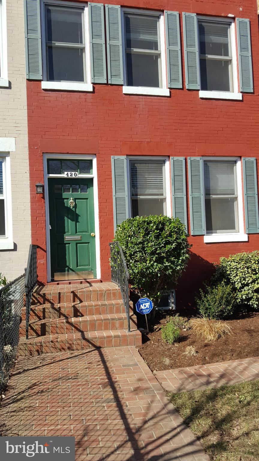 OLD TOWN - Residential Lease