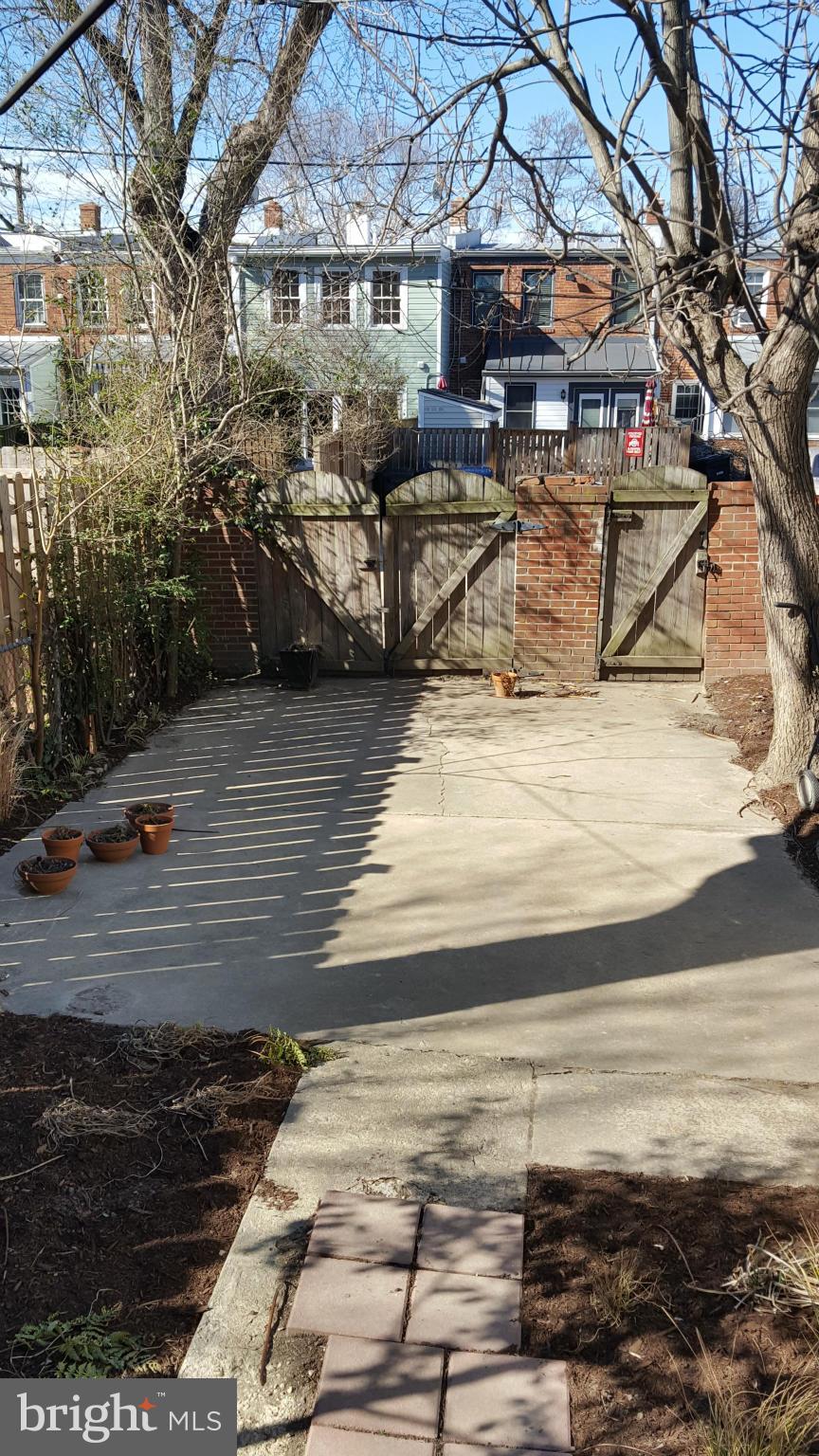 OLD TOWN - Residential Lease