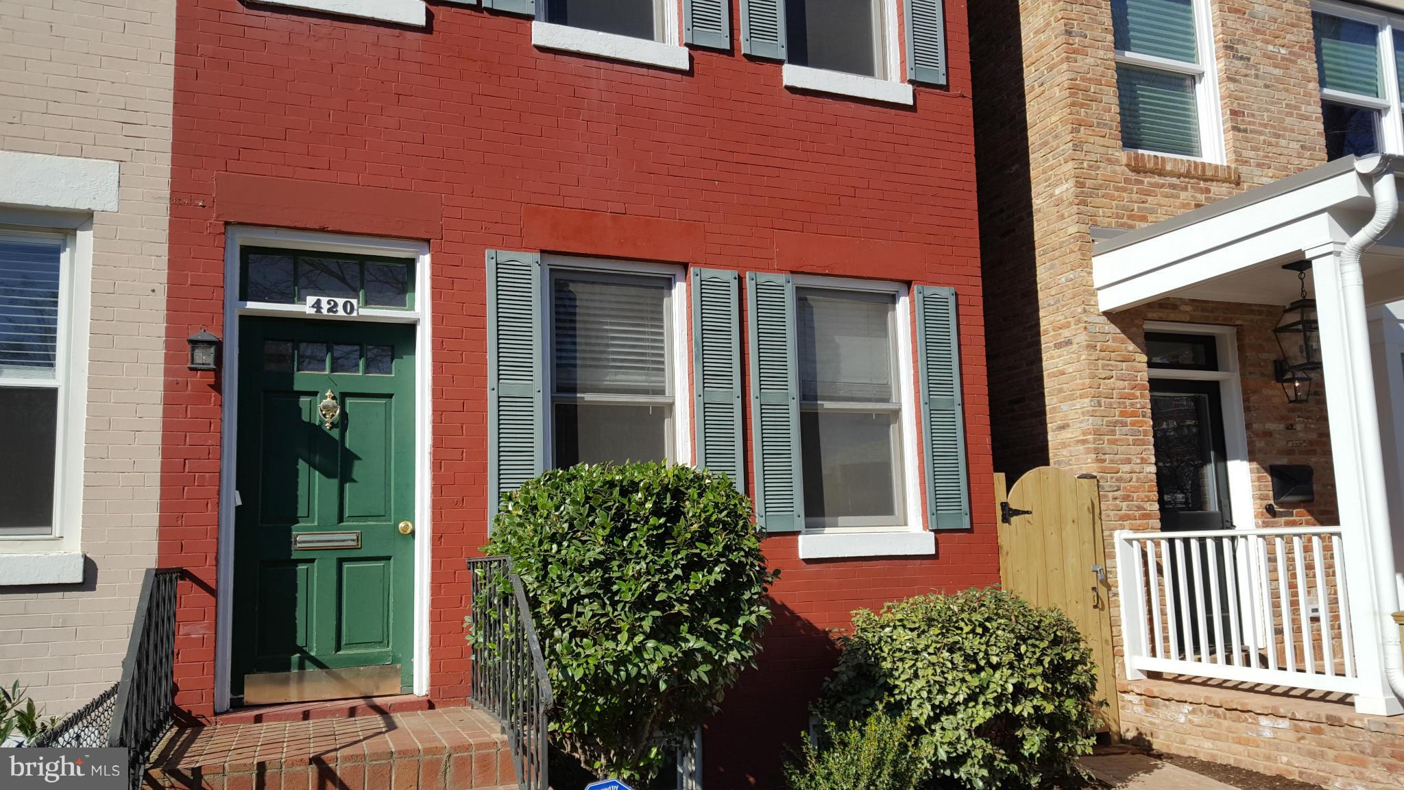 OLD TOWN - Residential Lease