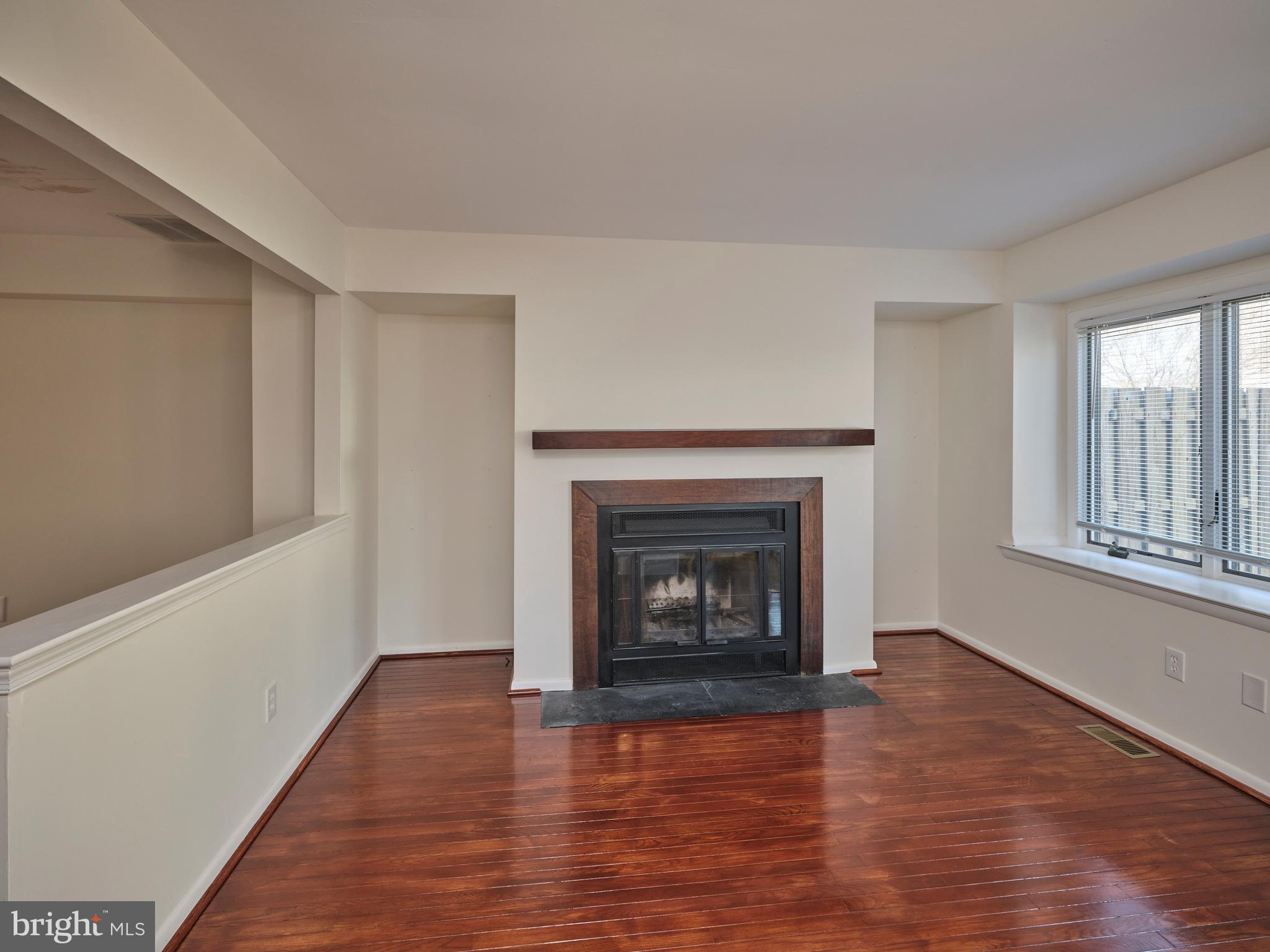 INGHAM MEWS - Residential Lease