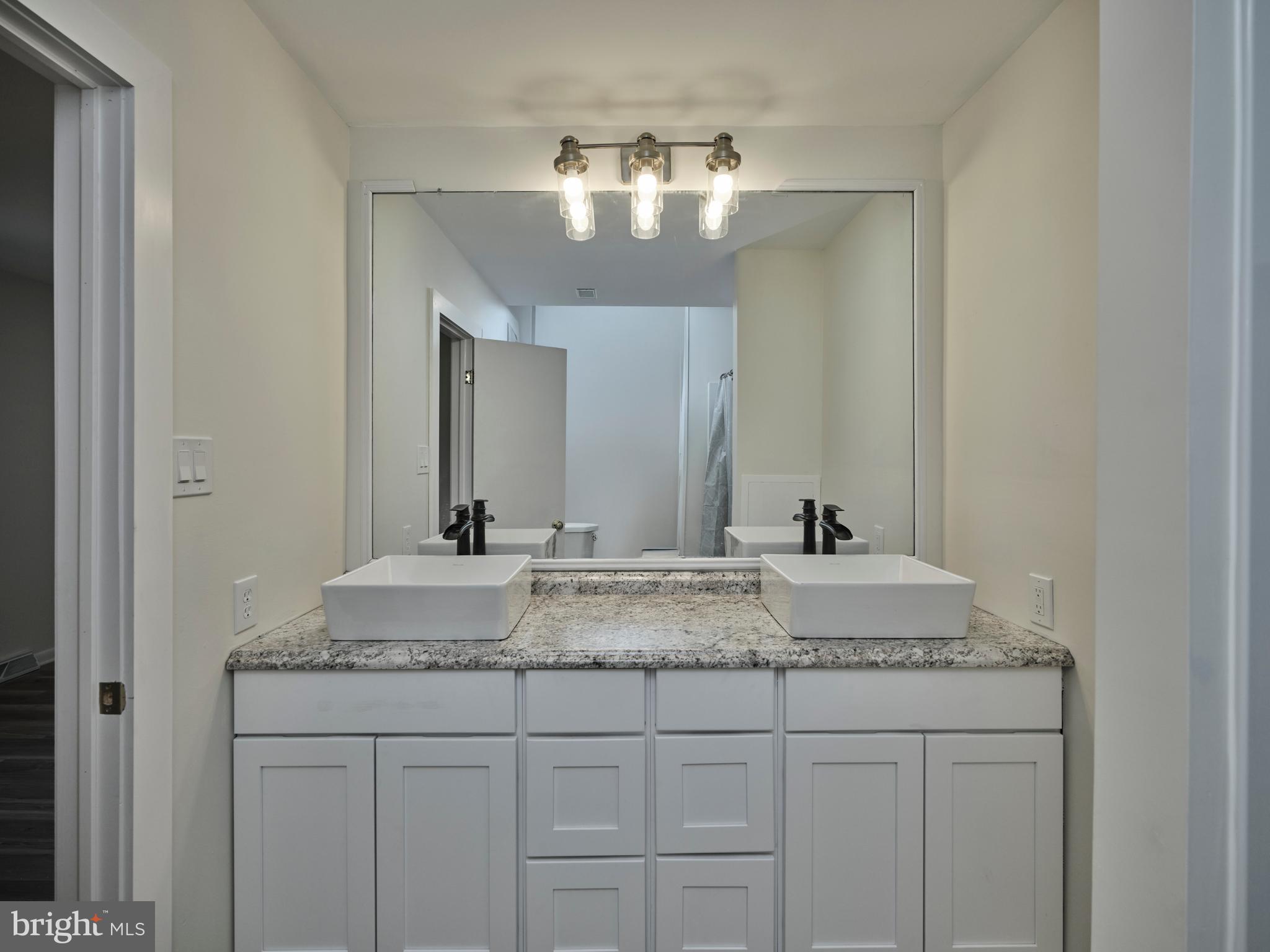 INGHAM MEWS - Residential Lease