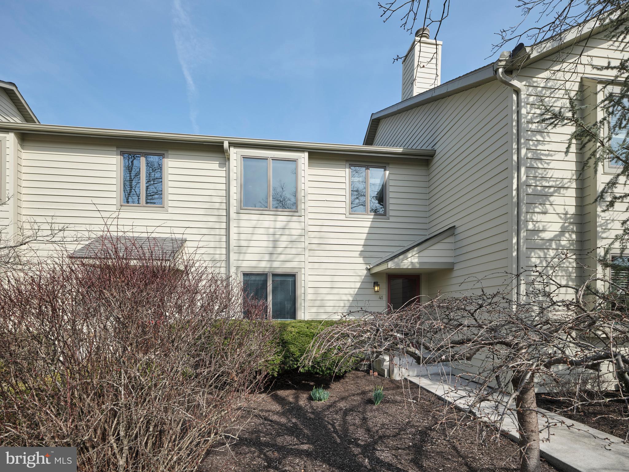 INGHAM MEWS - Residential Lease