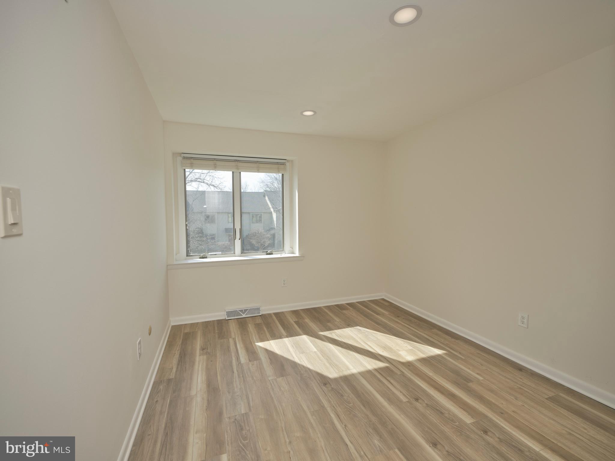 INGHAM MEWS - Residential Lease