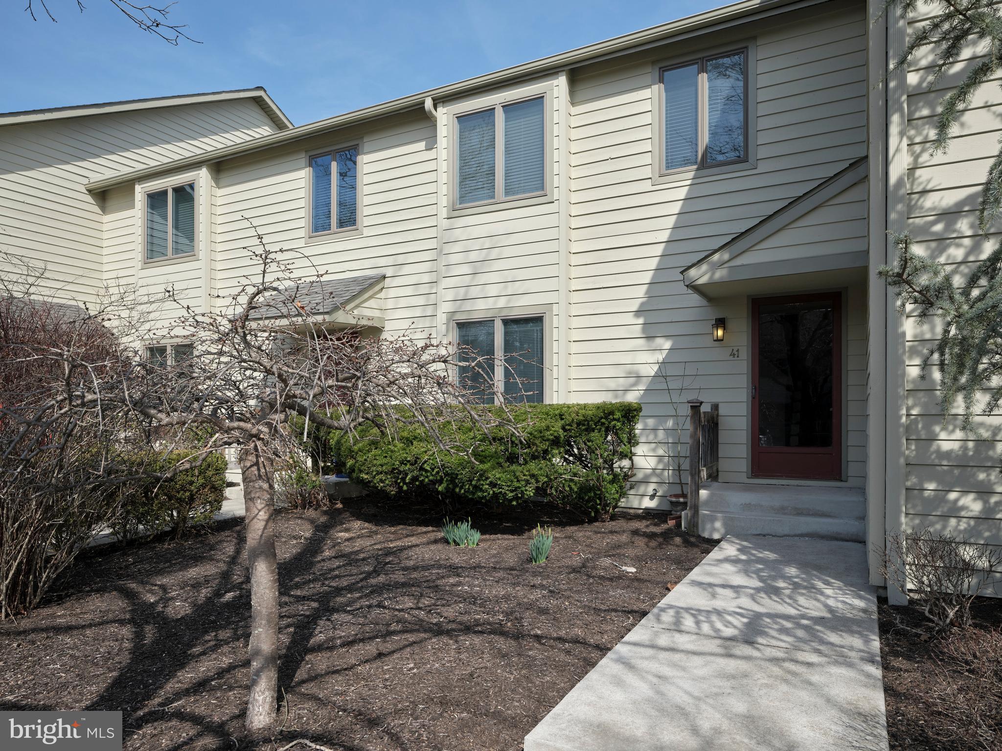 INGHAM MEWS - Residential Lease