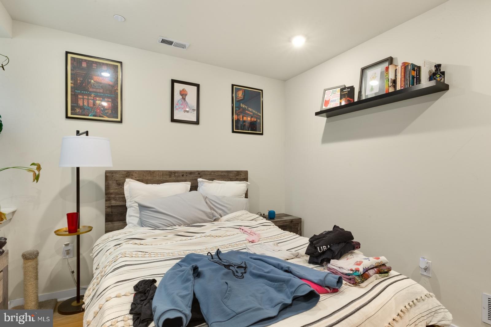 OLDE KENSINGTON - Residential Lease