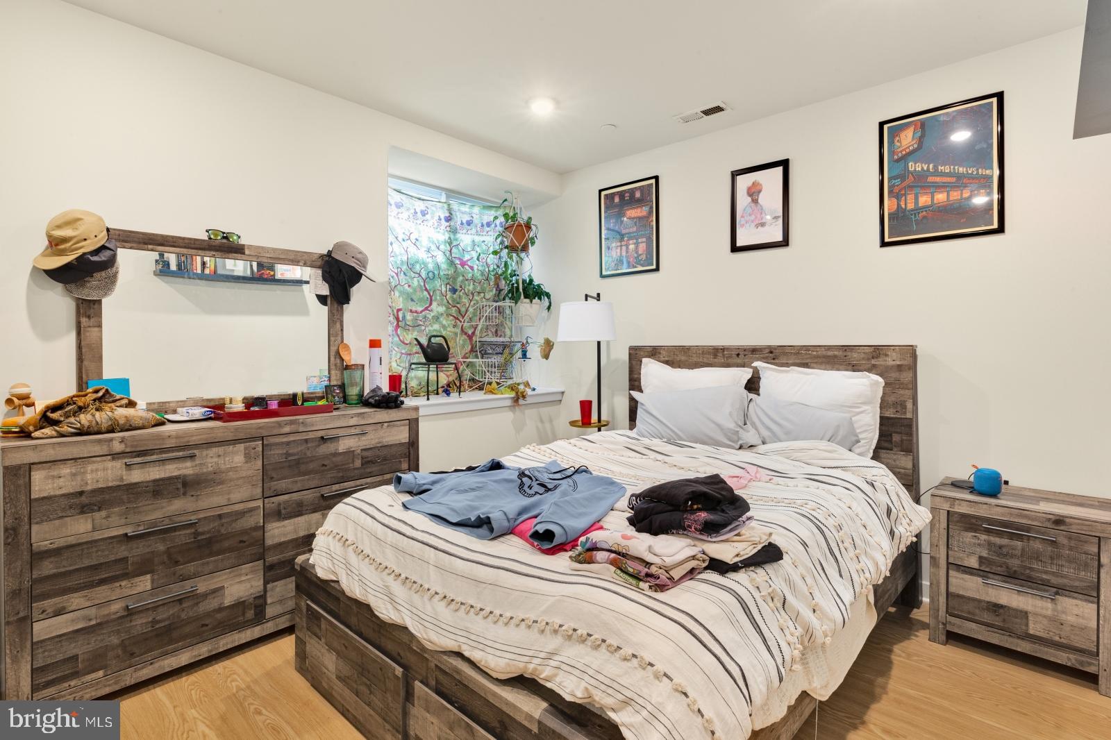 OLDE KENSINGTON - Residential Lease