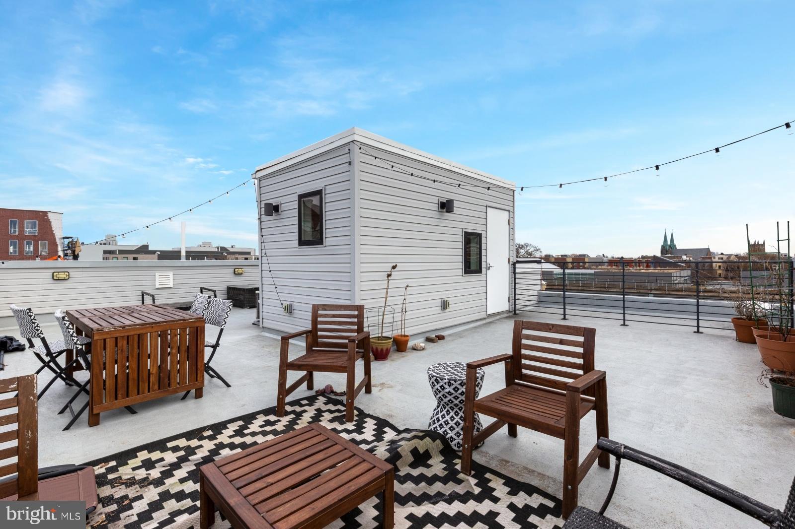 OLDE KENSINGTON - Residential Lease