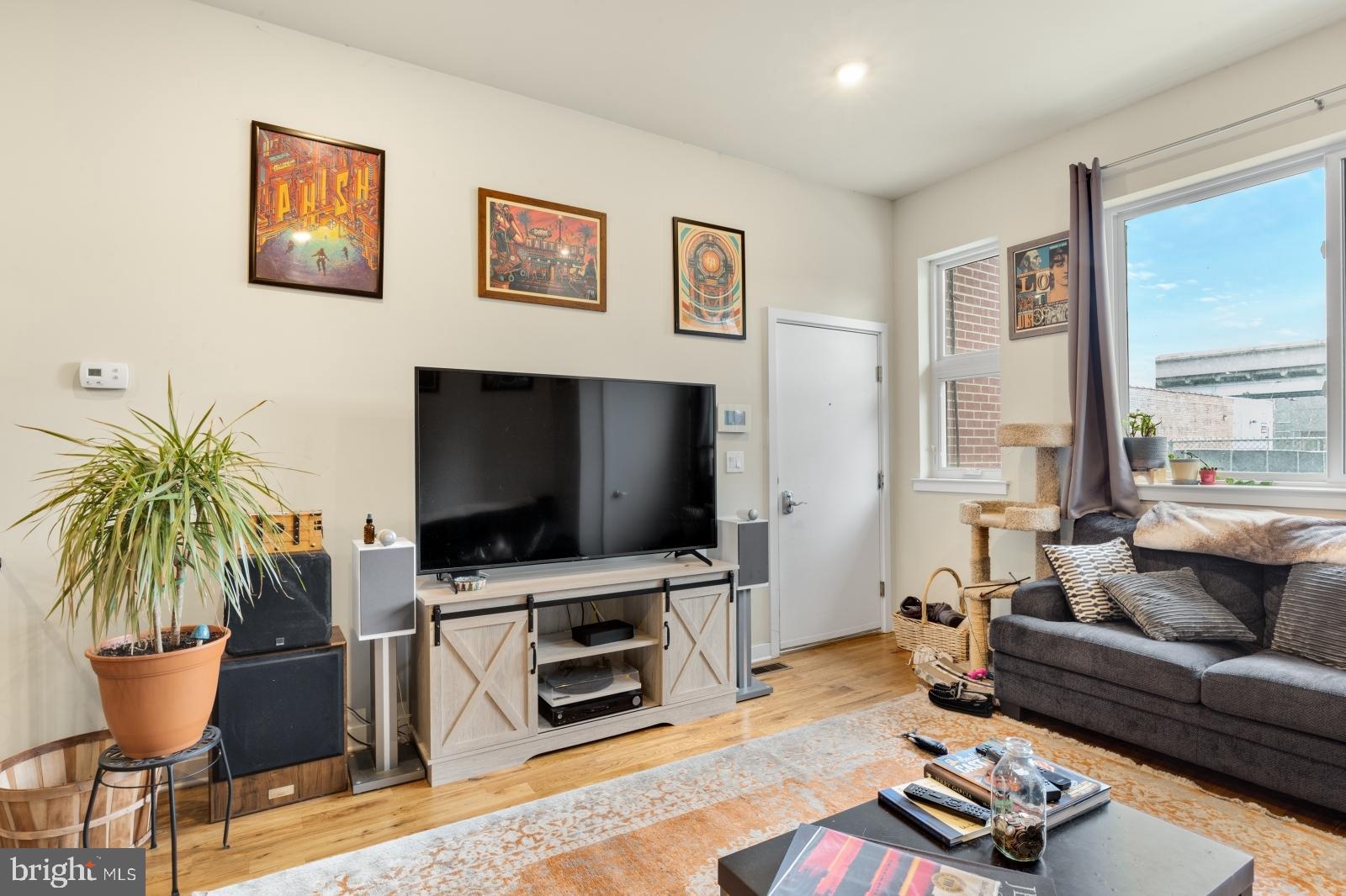 OLDE KENSINGTON - Residential Lease