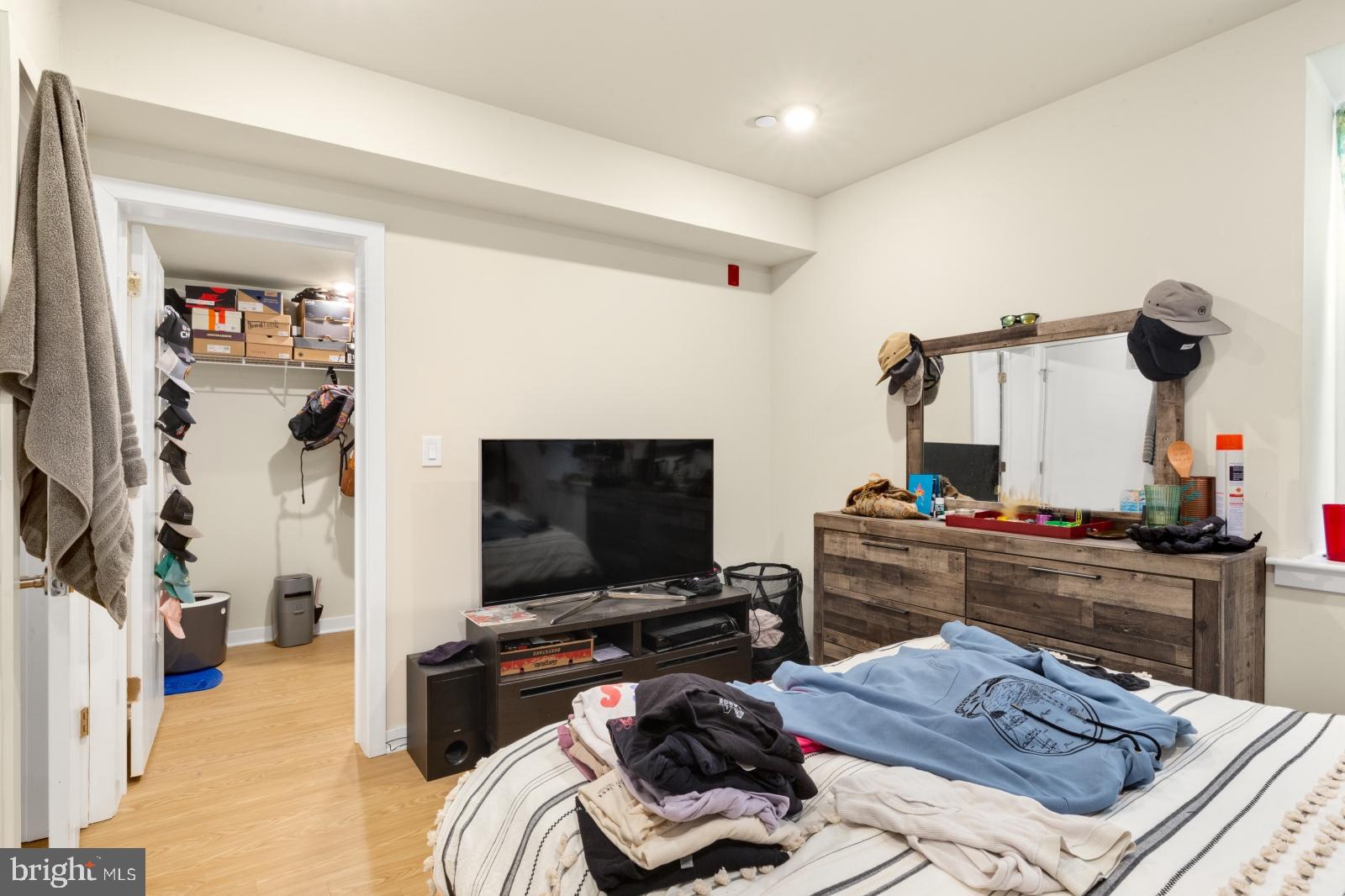 OLDE KENSINGTON - Residential Lease