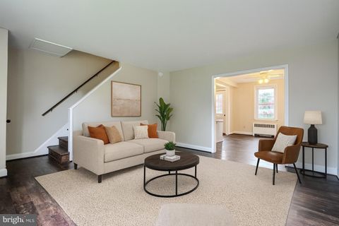 Photo of 1710 White Oak Ave, PARKVILLE, MD 21234 (MLS # MDBC2141720) Photo of 1710 White Oak Ave, PARKVILLE, MD 21234 (MLS # MDBC2141720)