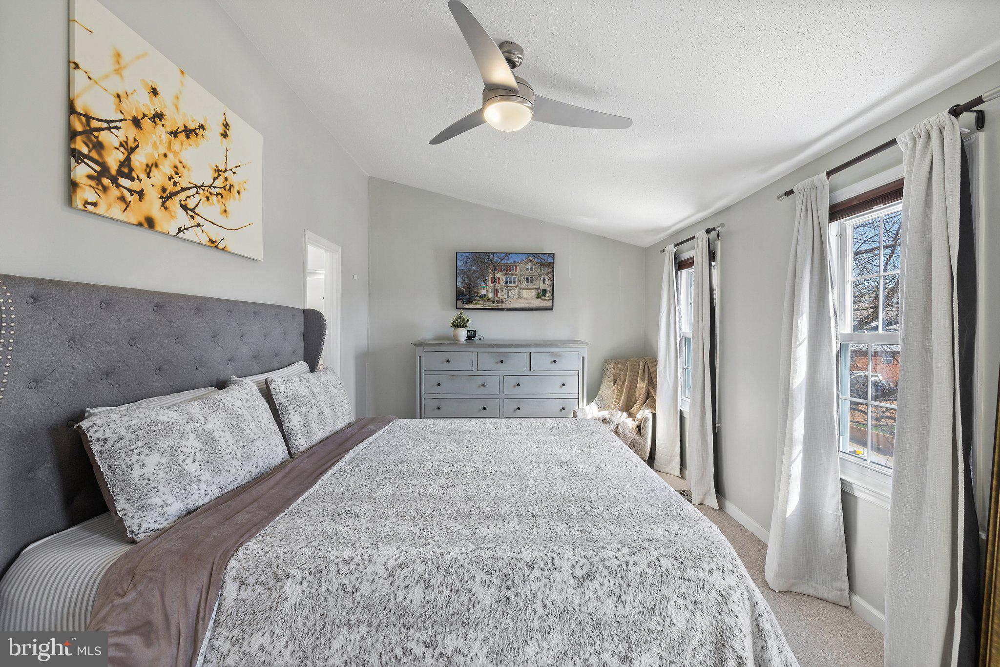 CAMERON KNOLLS - Residential