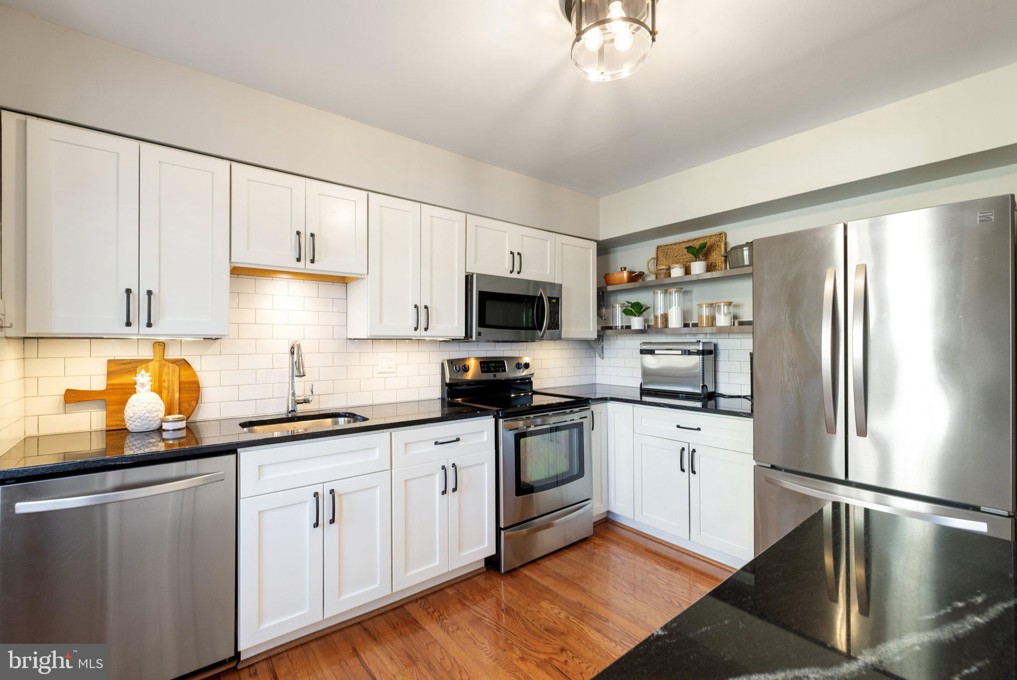 CAMERON KNOLLS - Residential