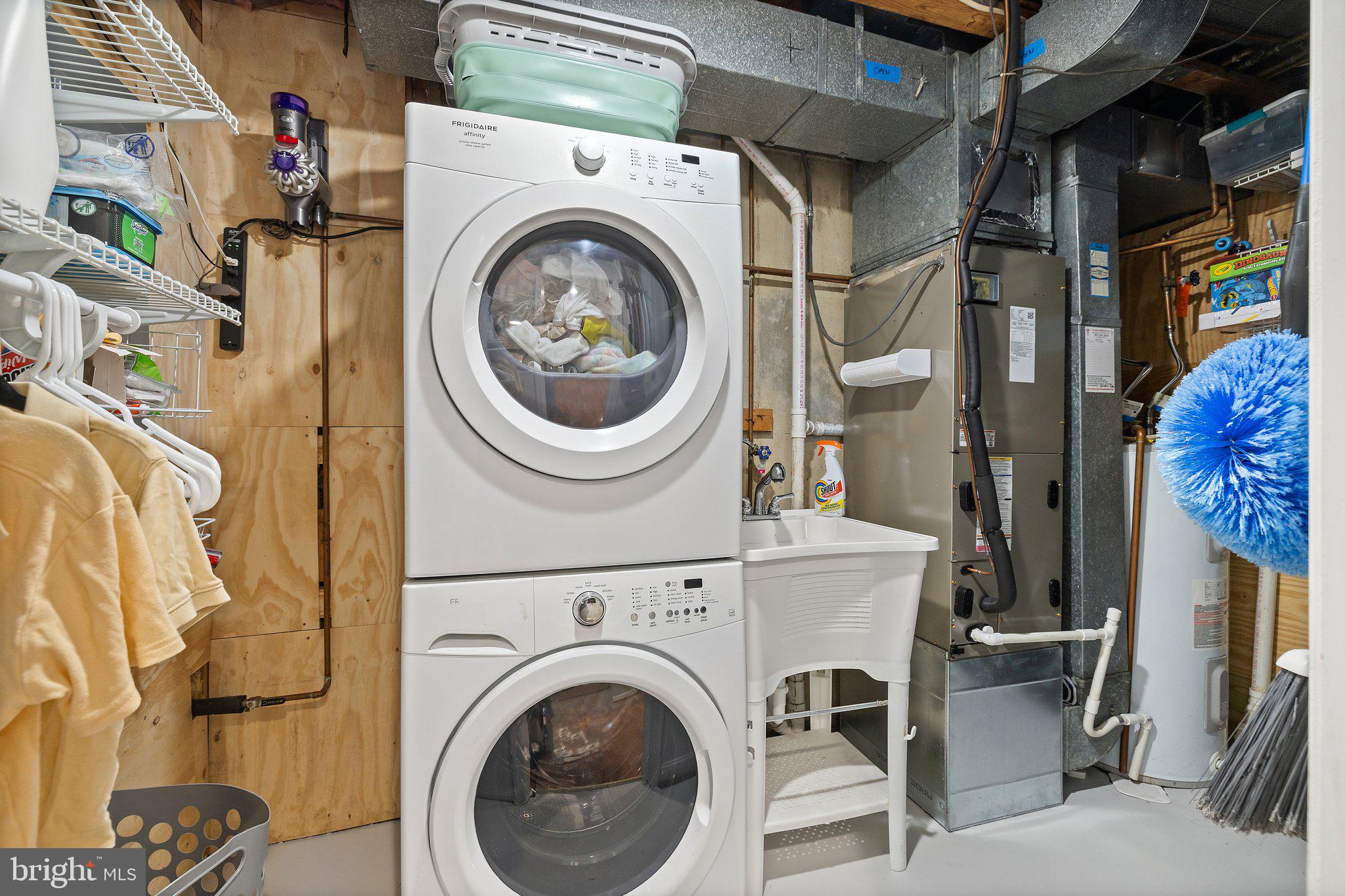 CAMERON KNOLLS - Residential