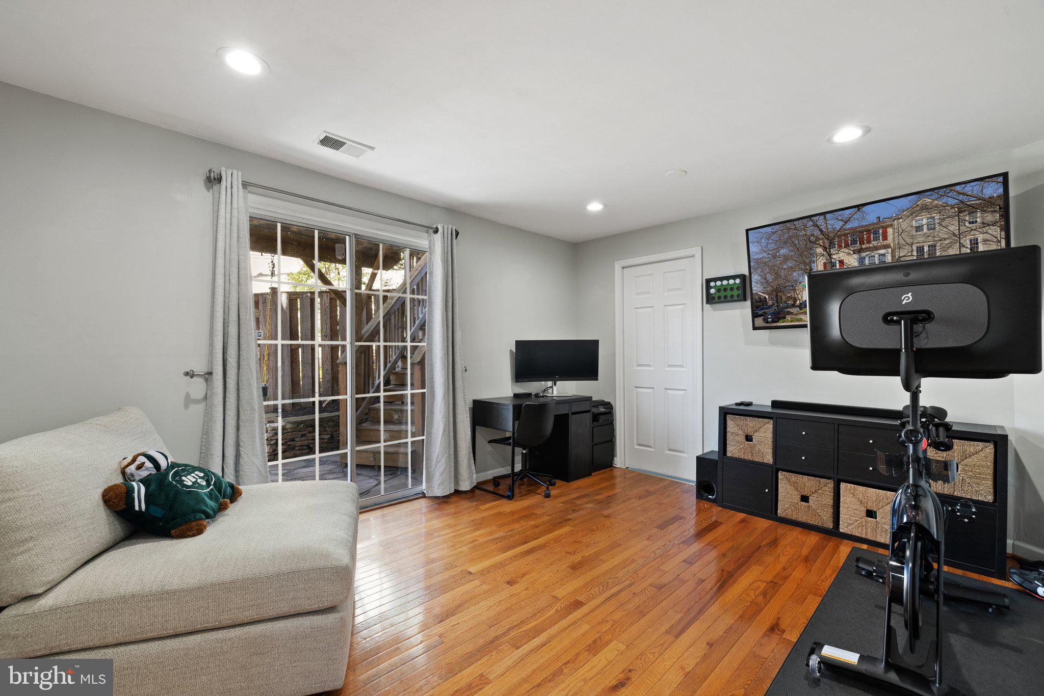 CAMERON KNOLLS - Residential