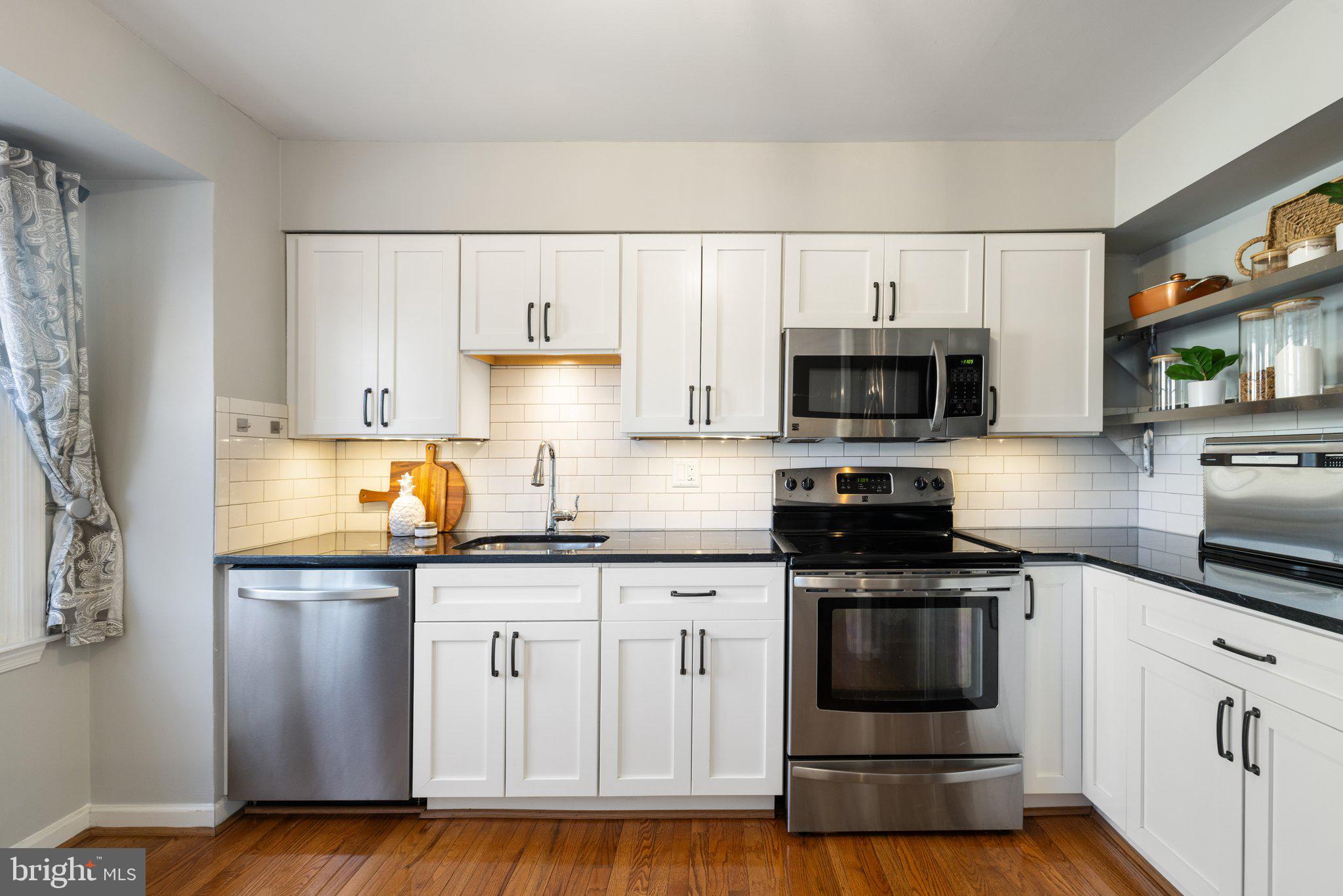 CAMERON KNOLLS - Residential