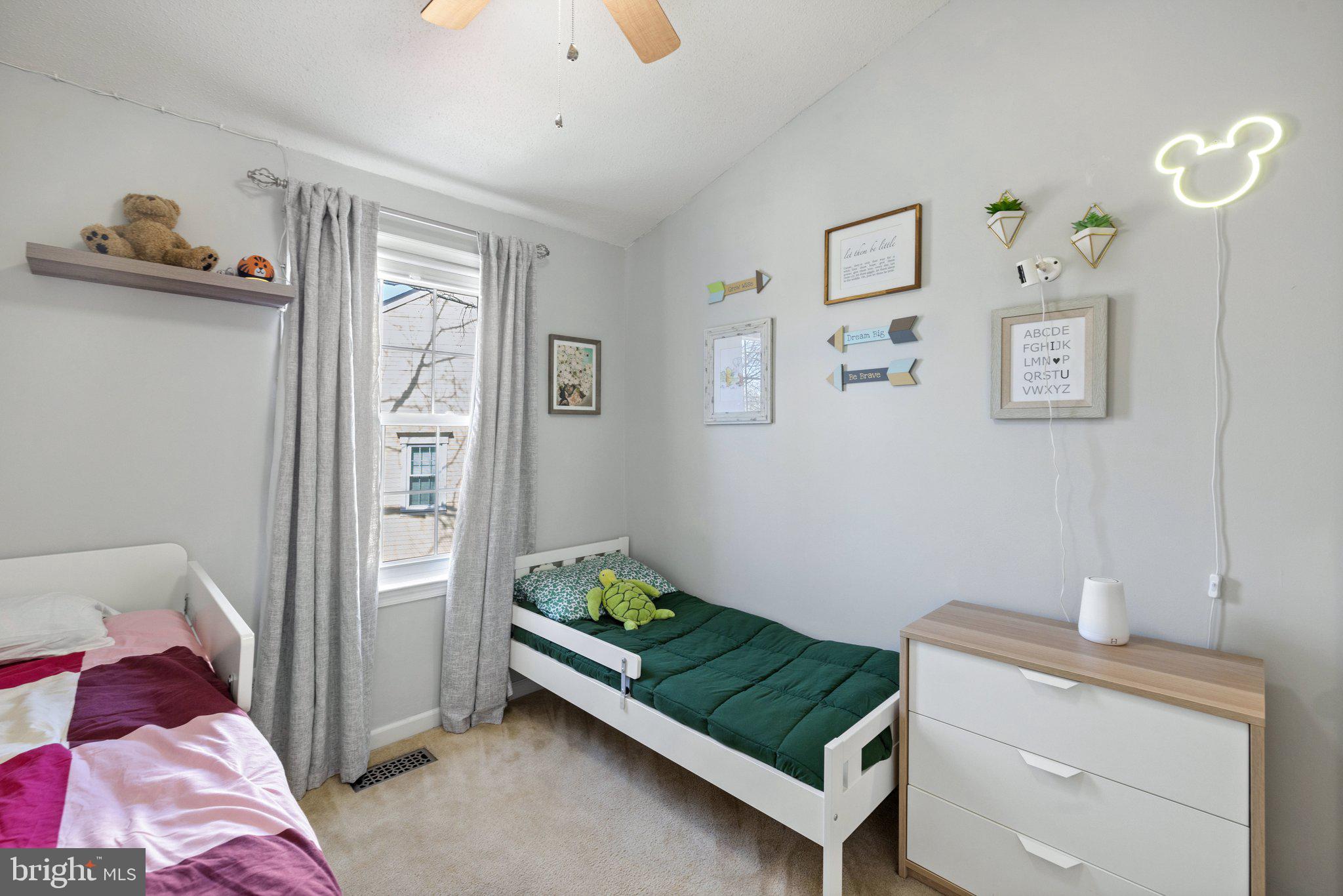 CAMERON KNOLLS - Residential