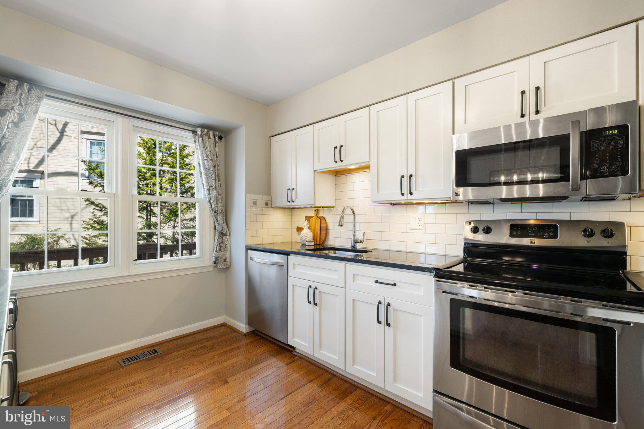 CAMERON KNOLLS - Residential